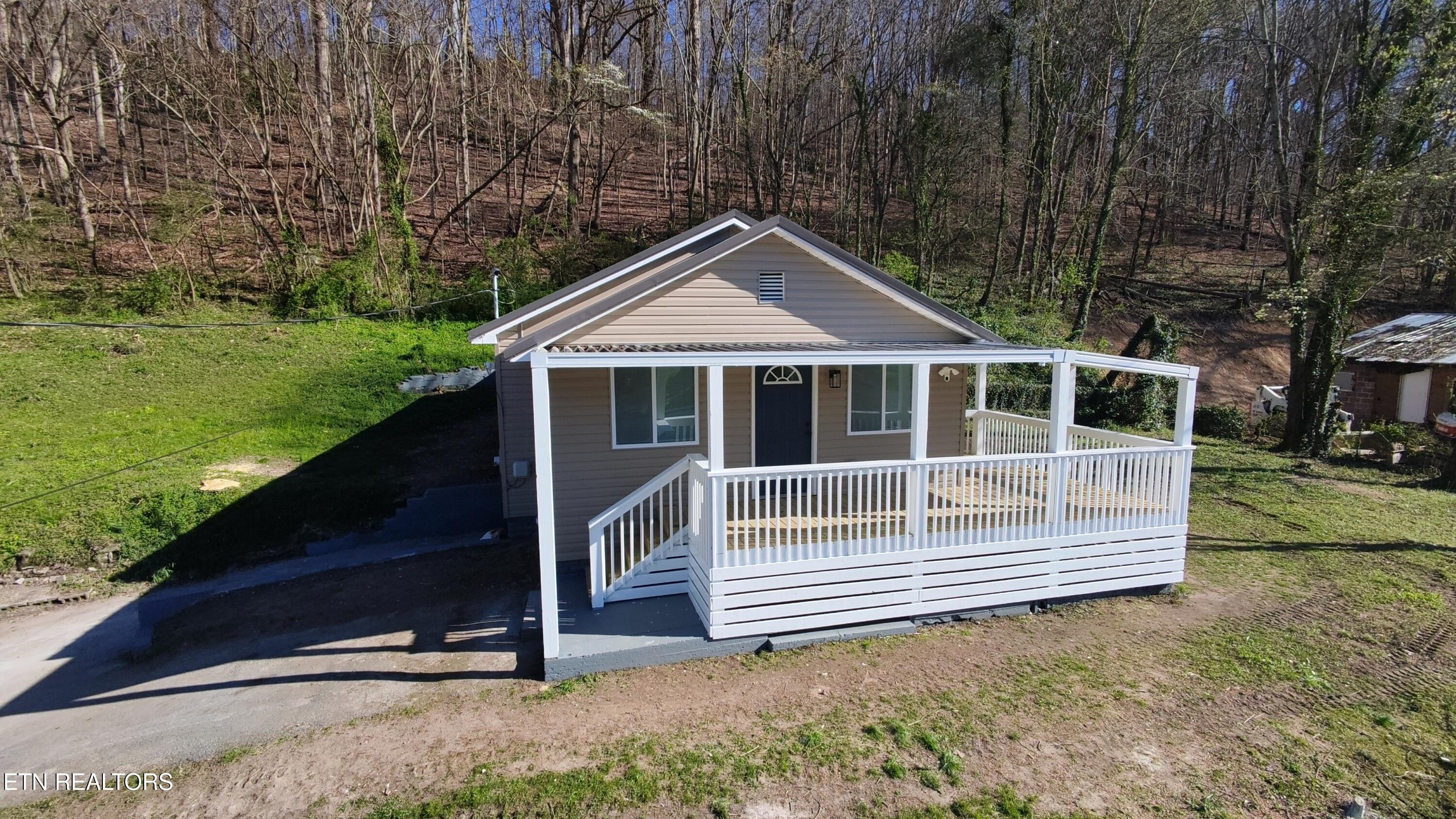 717 Cherry Street Lafollette TN 37766