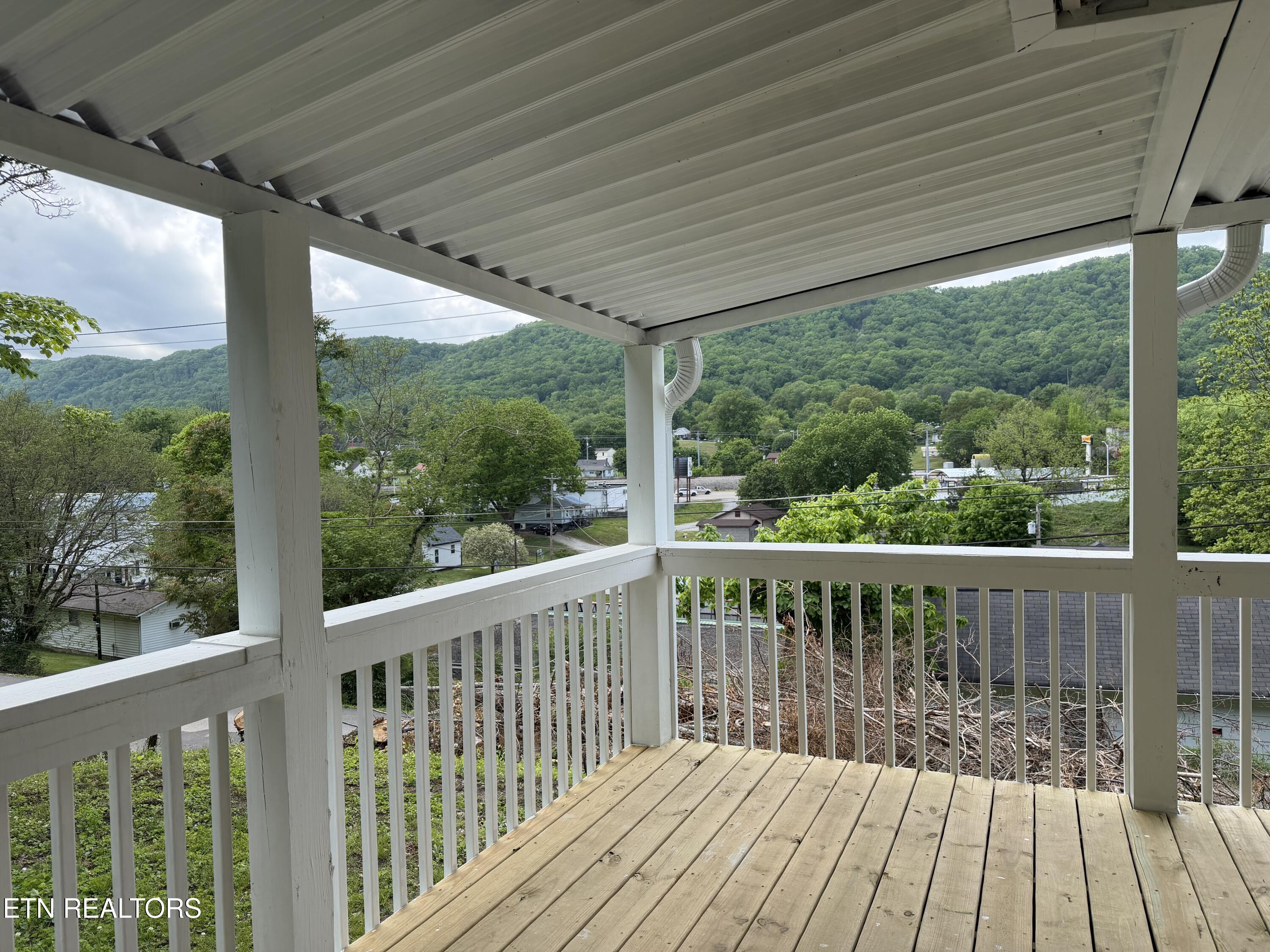 717 Cherry Street Lafollette TN 37766