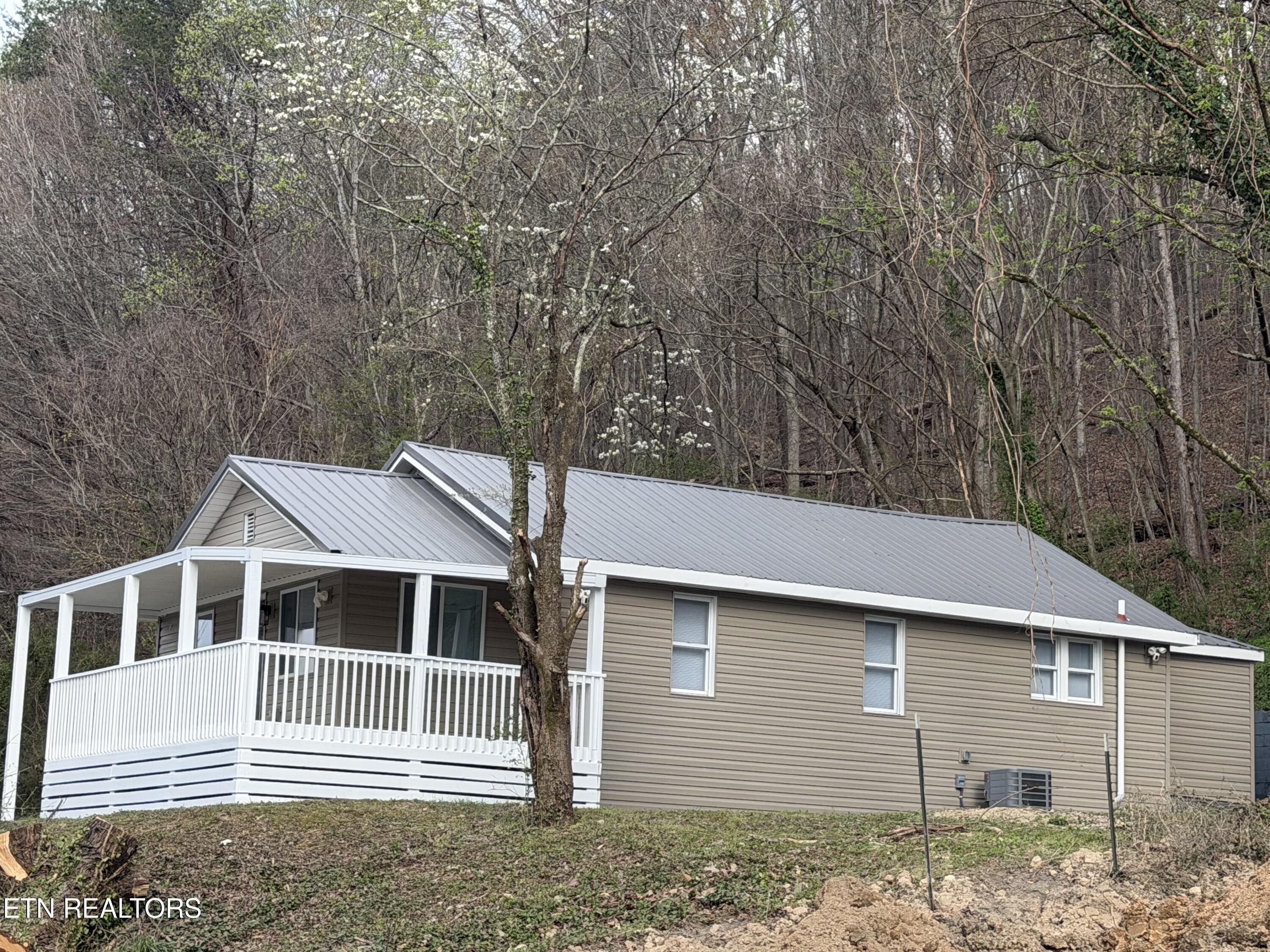717 Cherry Street Lafollette TN 37766