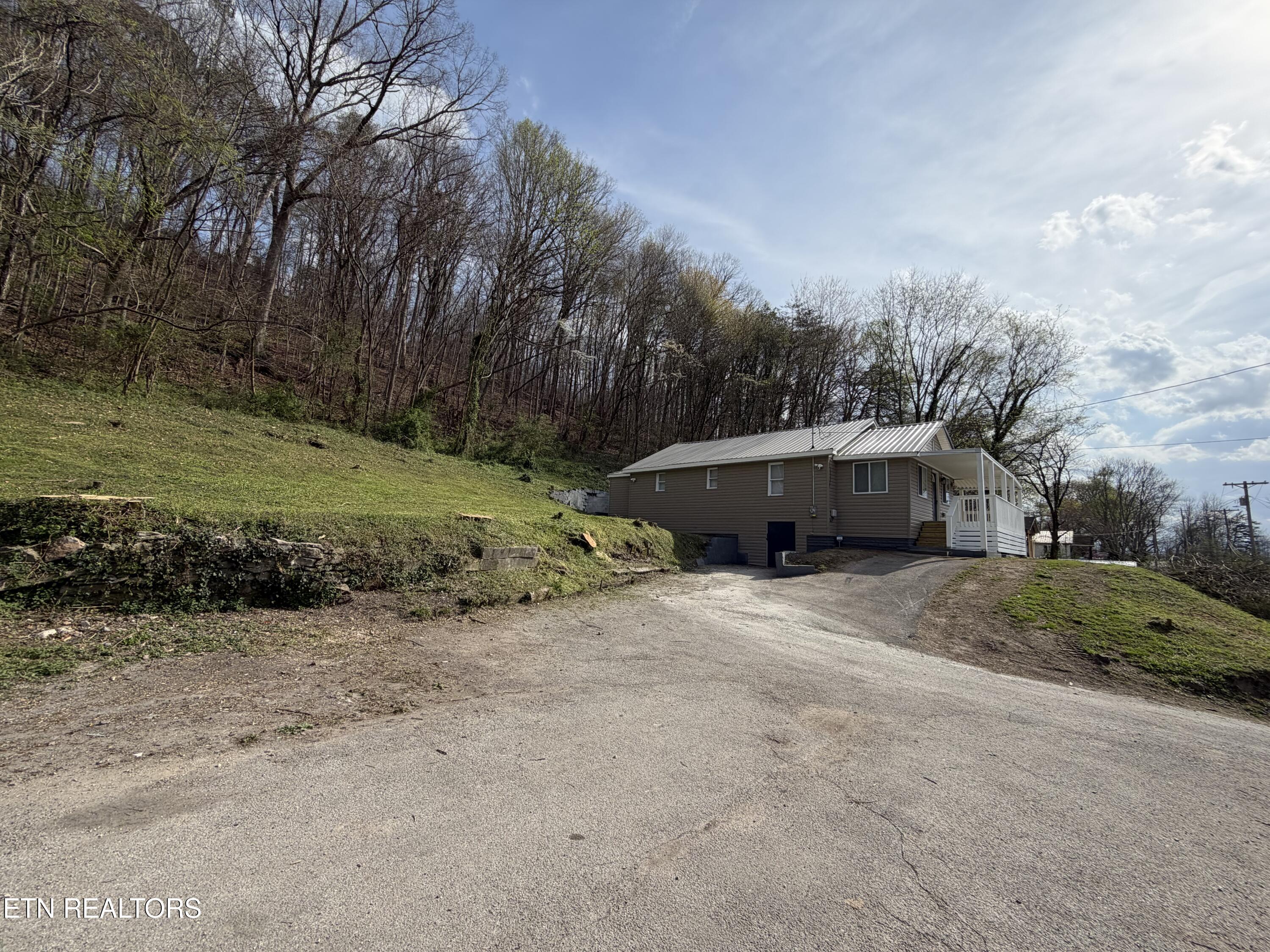717 Cherry Street Lafollette TN 37766