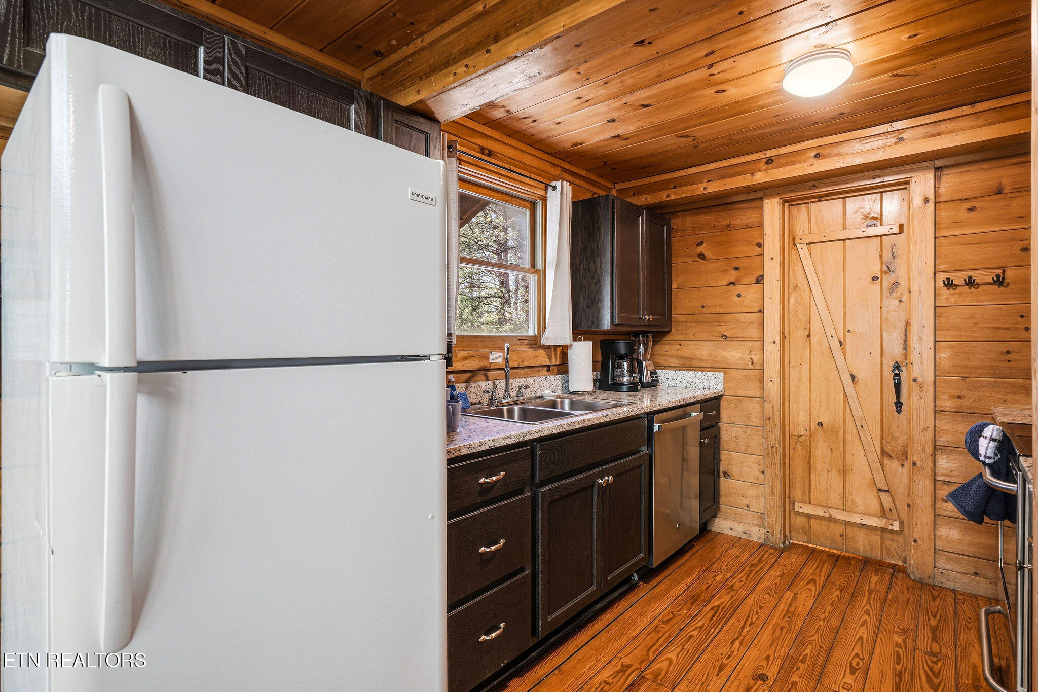3201 Bear Country Way Sevierville TN 37876