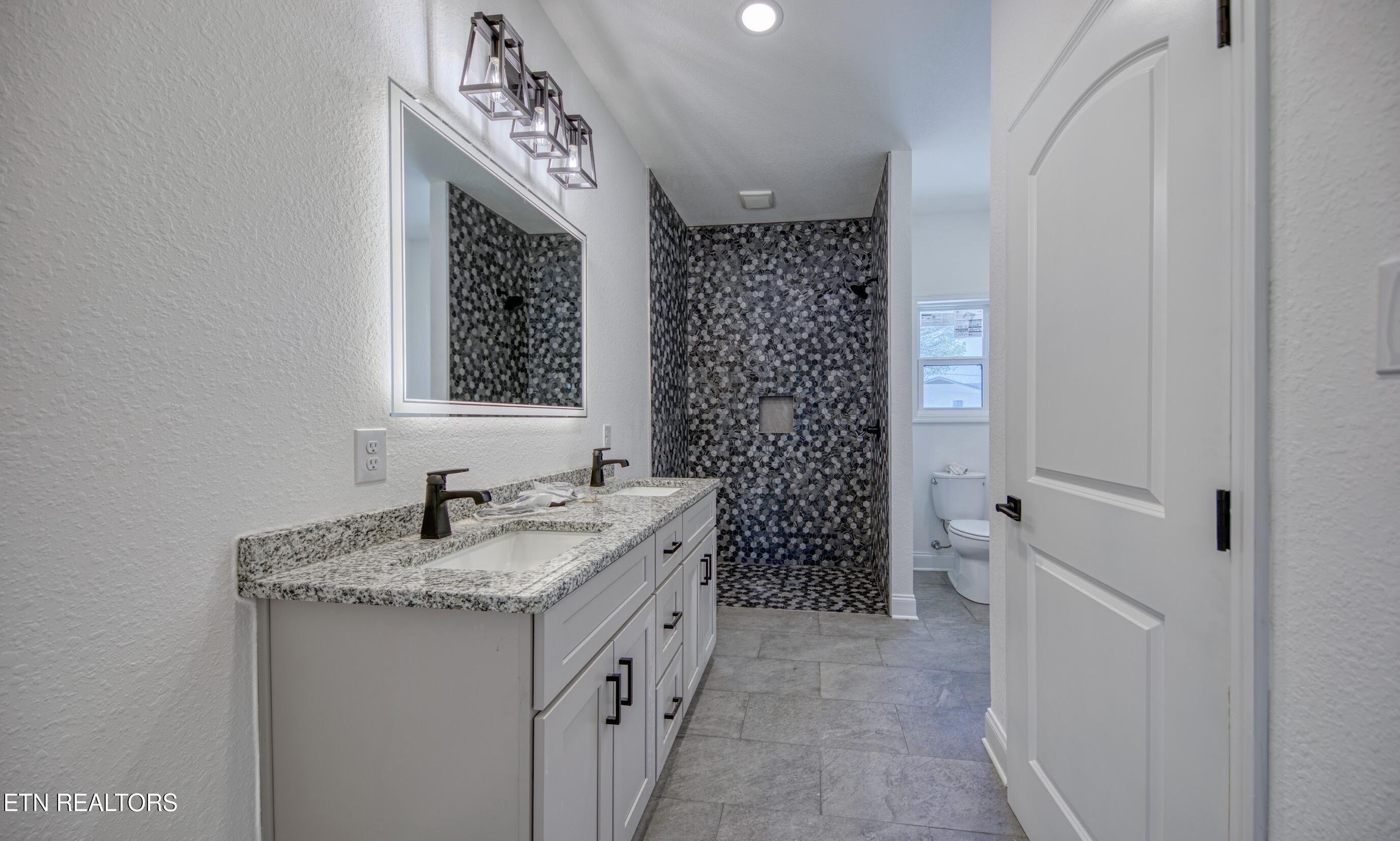 12595 Hickory Creek Road Lenoir City TN 37771