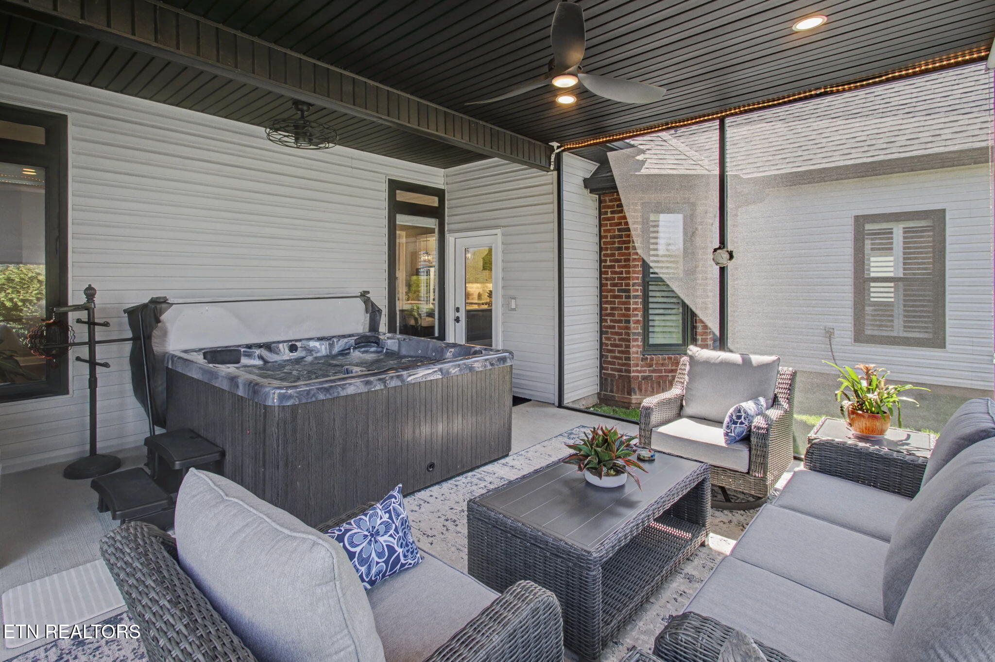 99 Walosi Way Loudon TN 37774