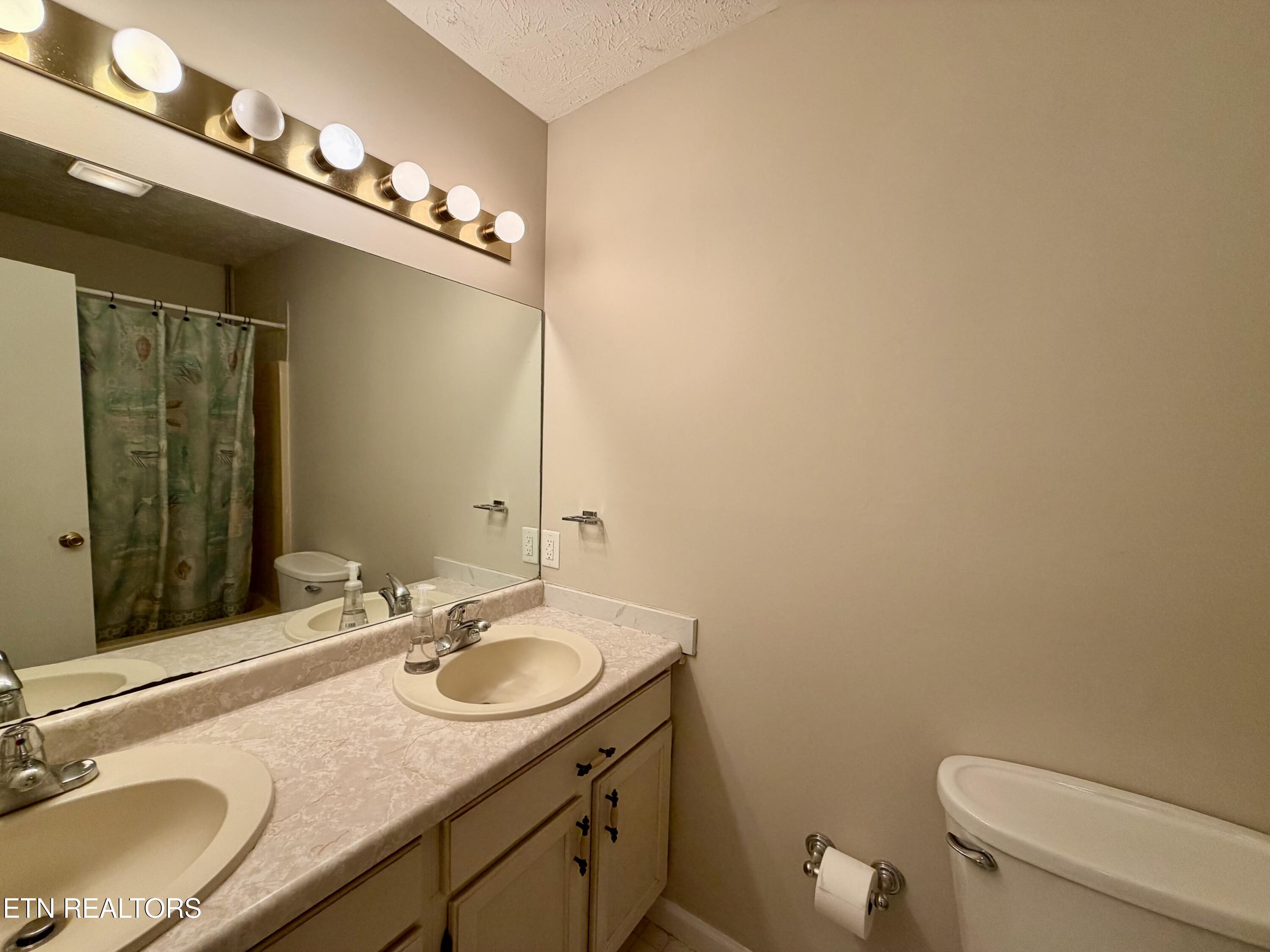 2337 Scanlon Court Powell TN 37849