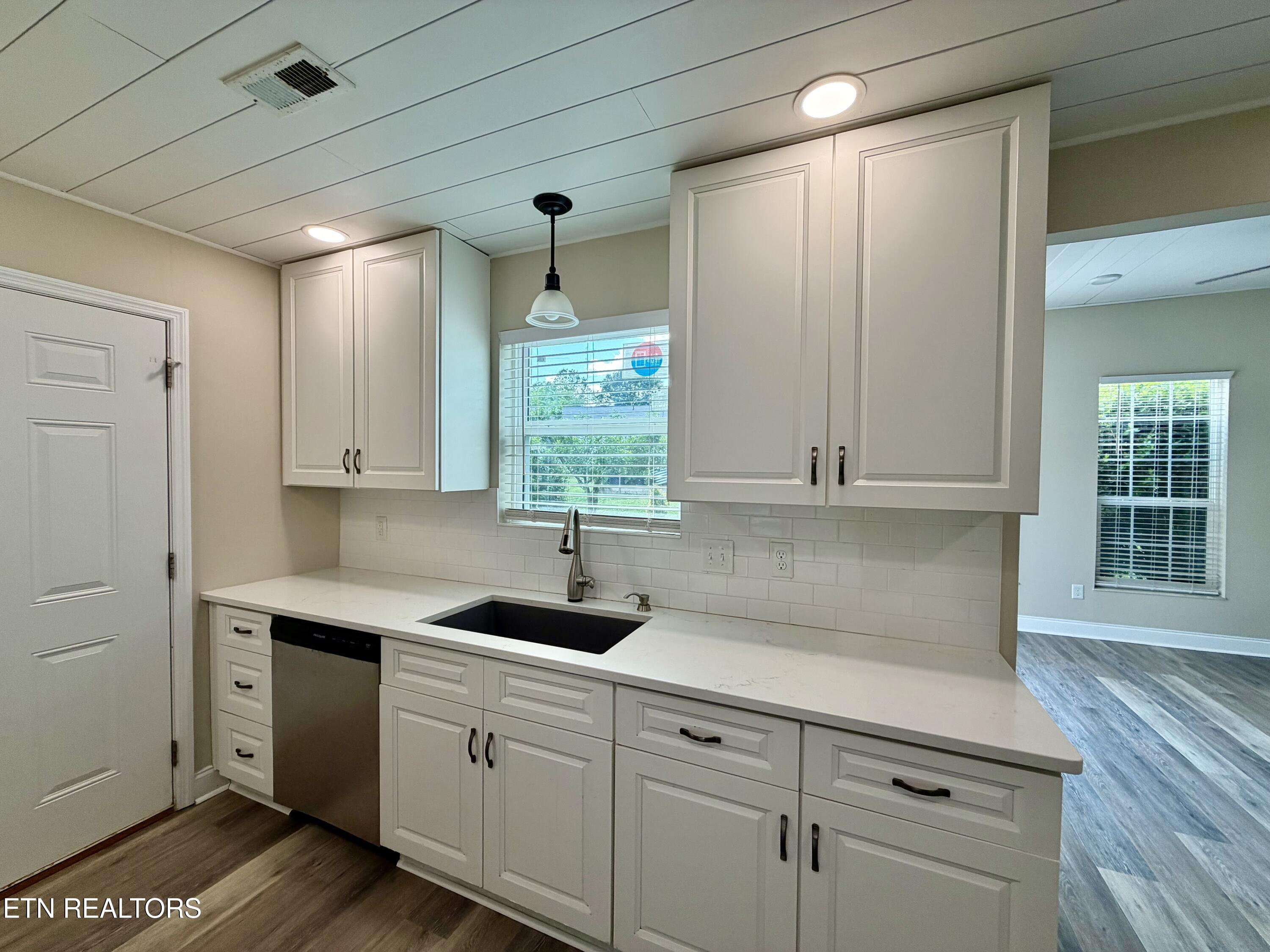 2337 Scanlon Court Powell TN 37849