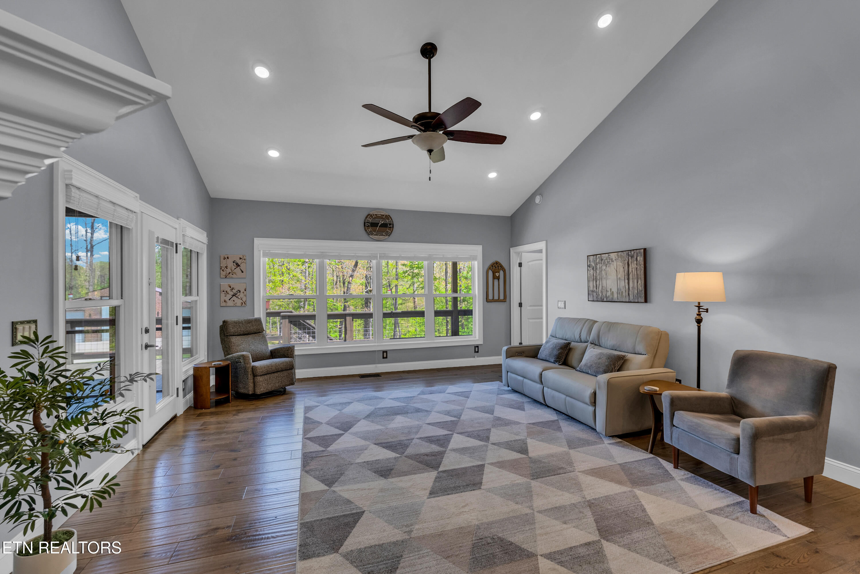 12 Hickory View Lane Crossville TN 38572