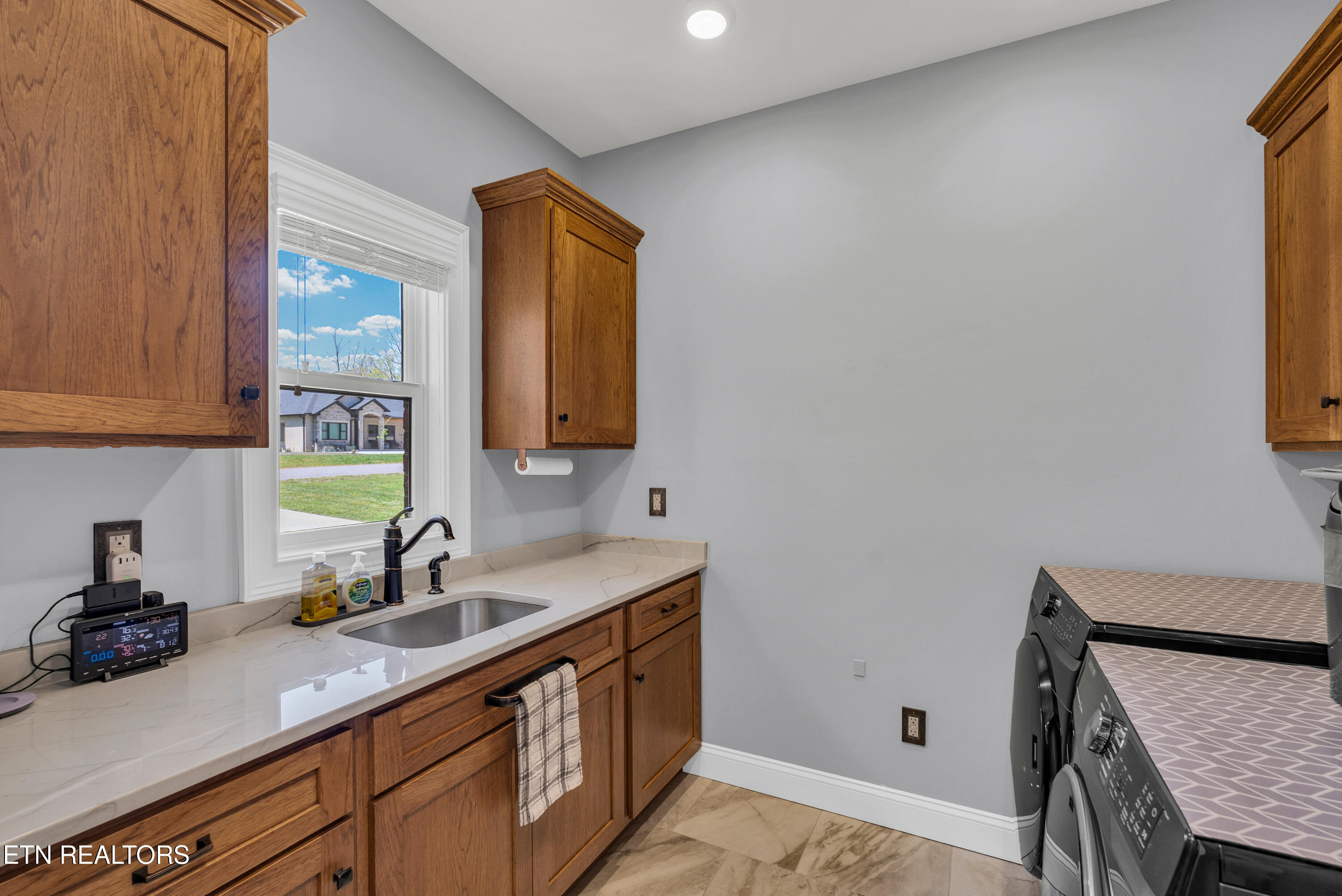 12 Hickory View Lane Crossville TN 38572