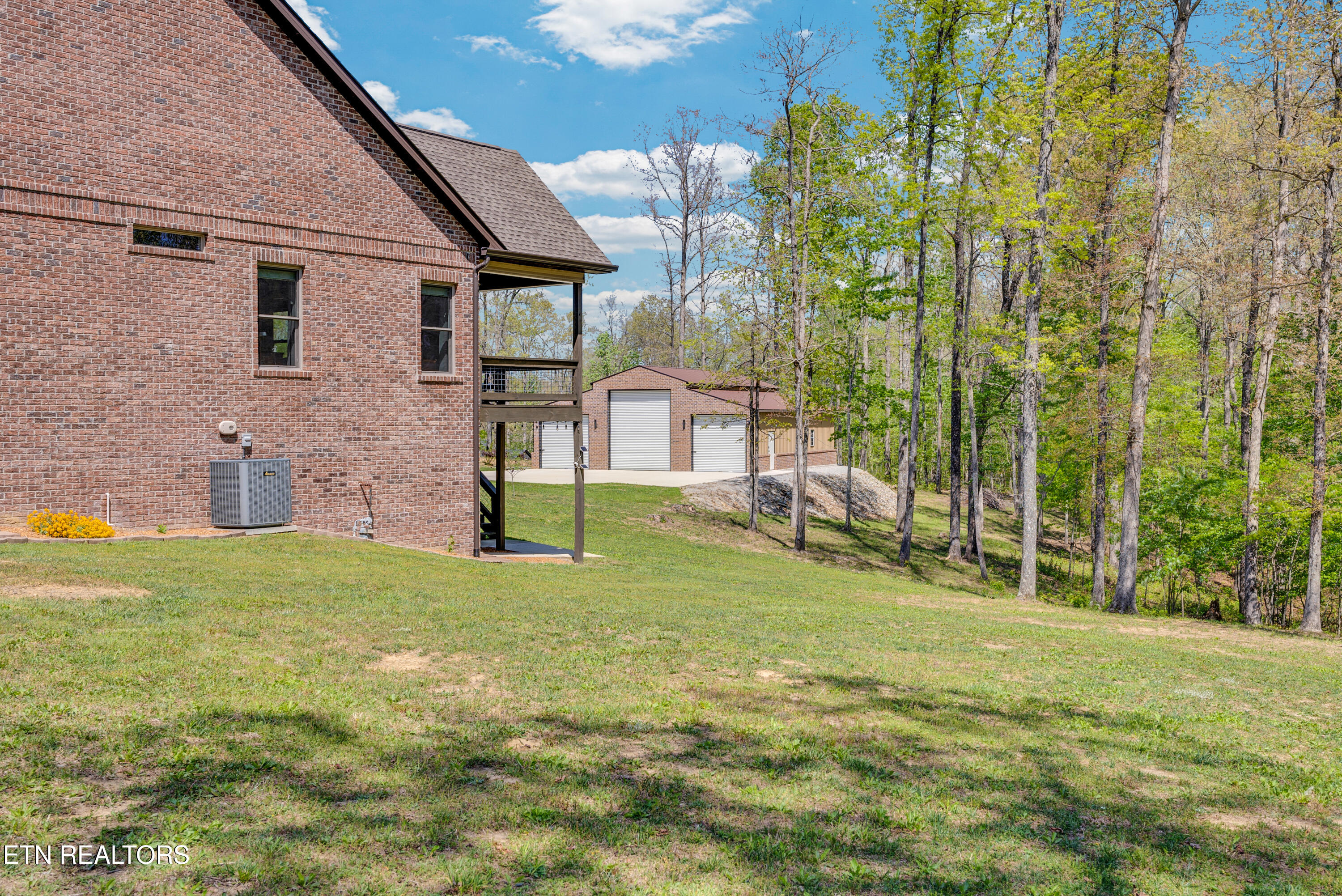 12 Hickory View Lane Crossville TN 38572