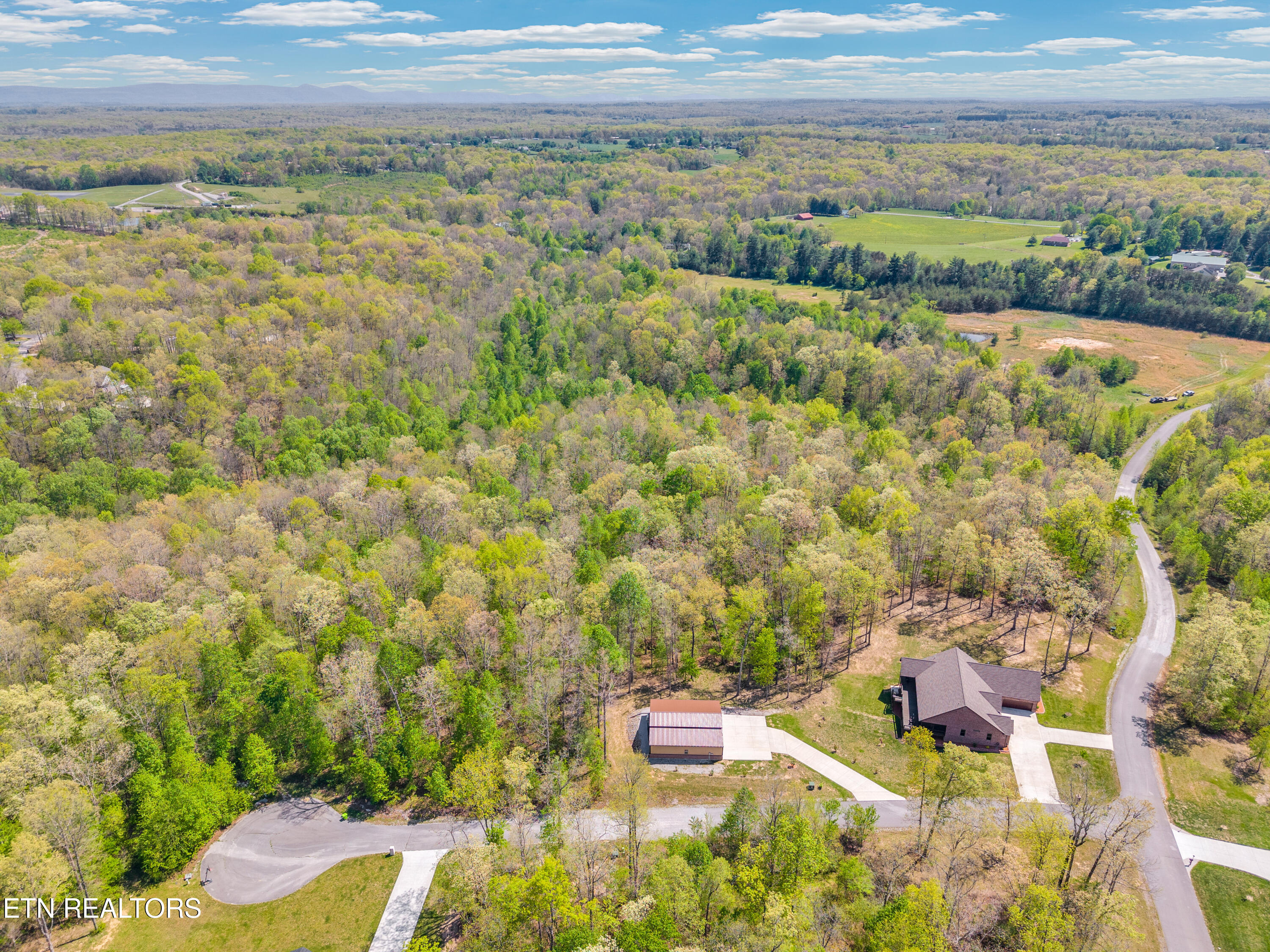 12 Hickory View Lane Crossville TN 38572
