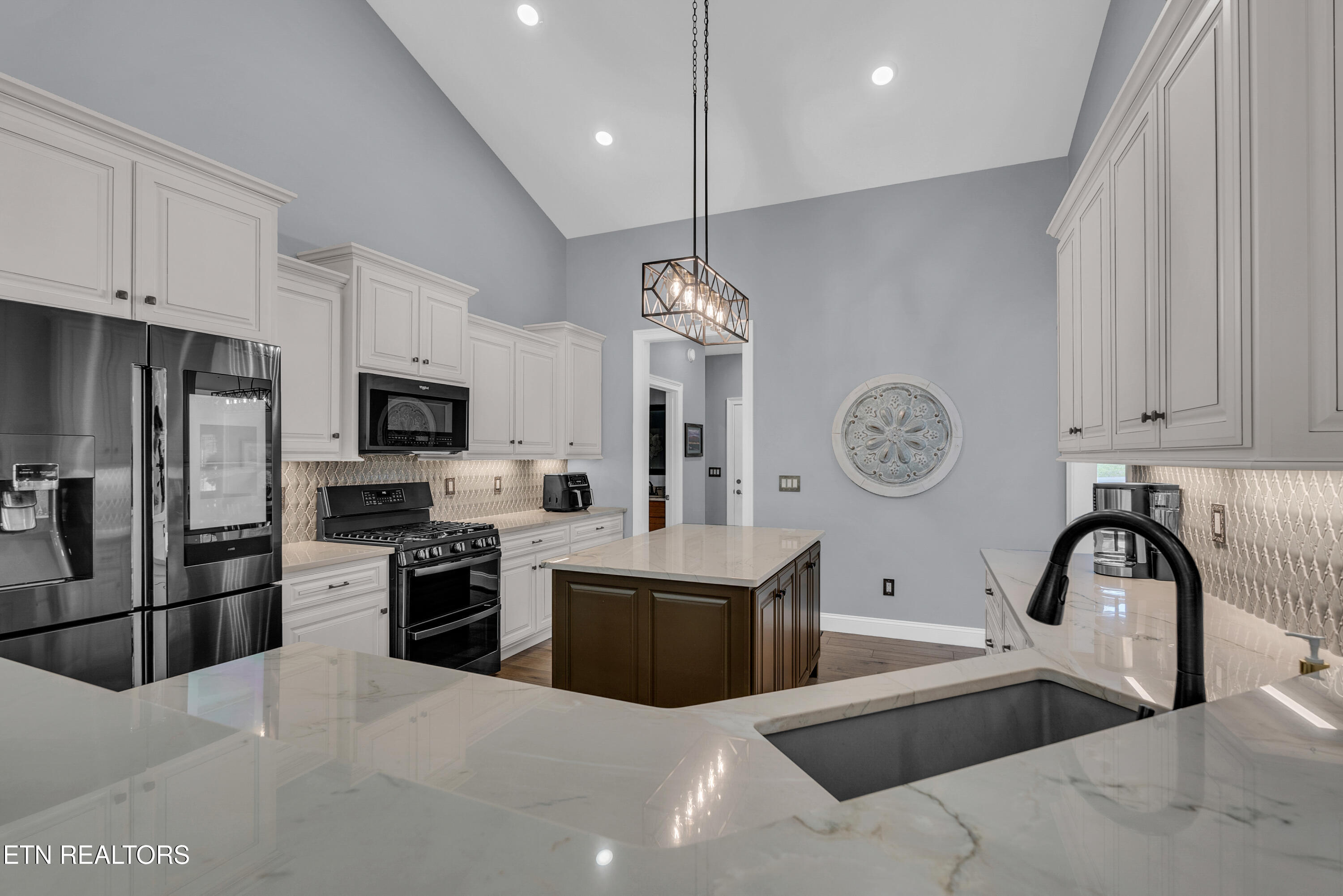 12 Hickory View Lane Crossville TN 38572