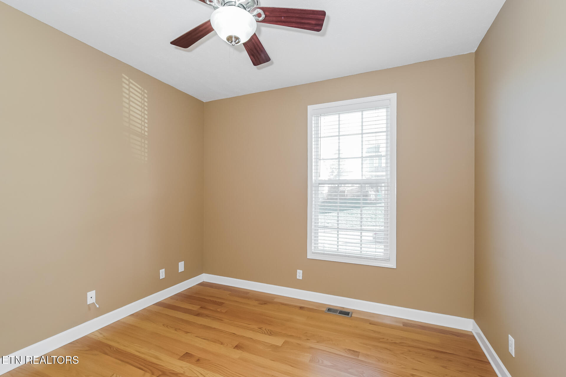880 Glenfield Drive Lenoir City TN 37771