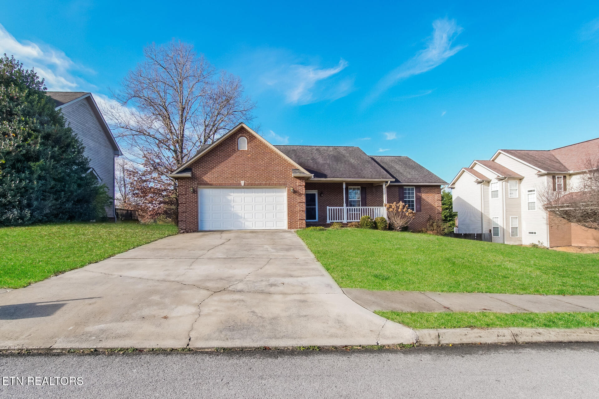 880 Glenfield Drive Lenoir City TN 37771
