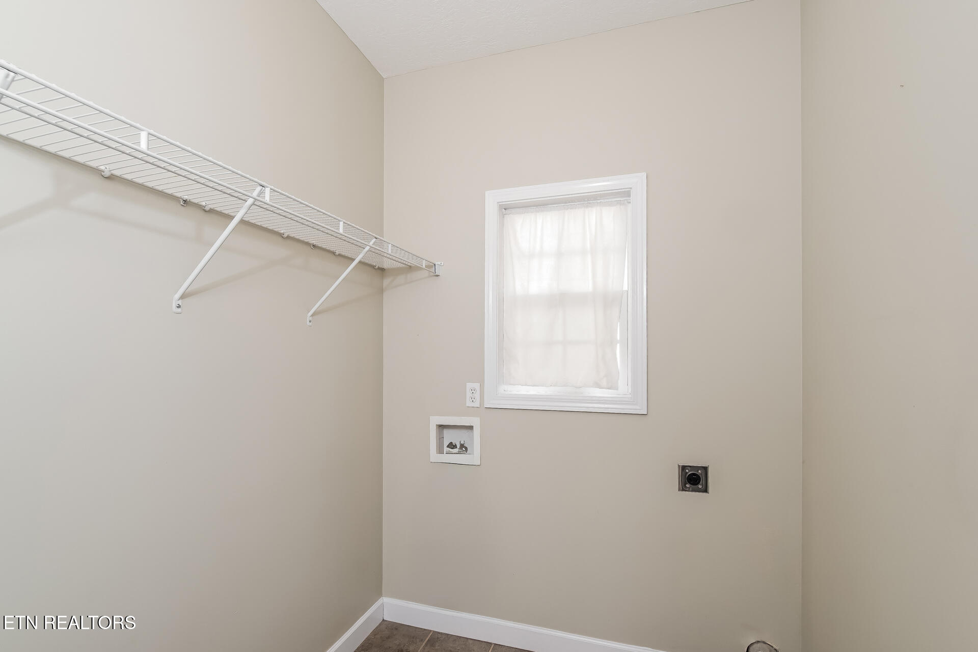 880 Glenfield Drive Lenoir City TN 37771