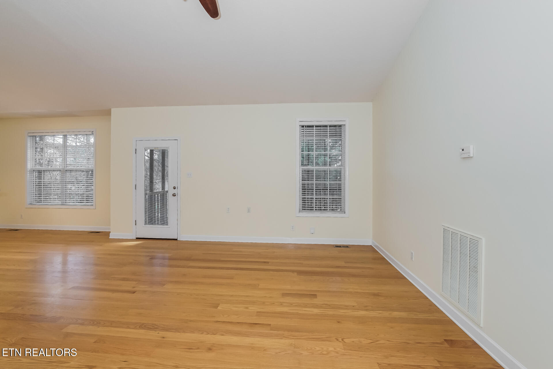 880 Glenfield Drive Lenoir City TN 37771