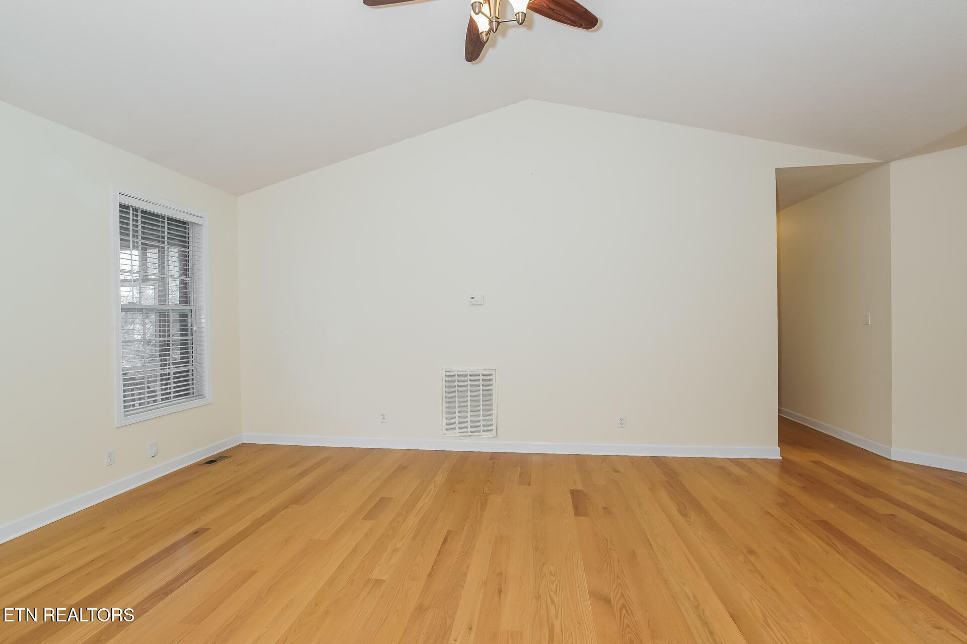 880 Glenfield Drive Lenoir City TN 37771