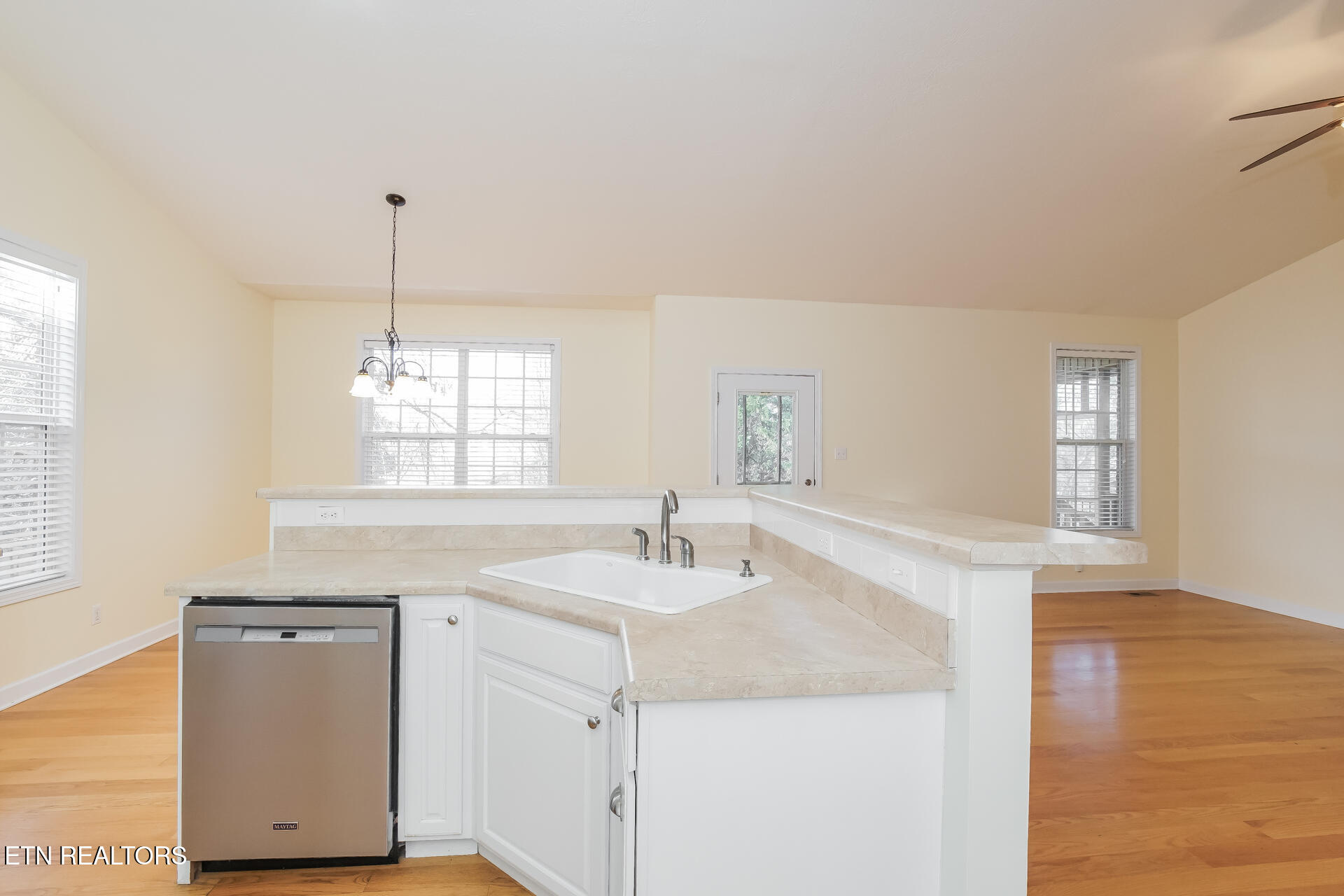 880 Glenfield Drive Lenoir City TN 37771