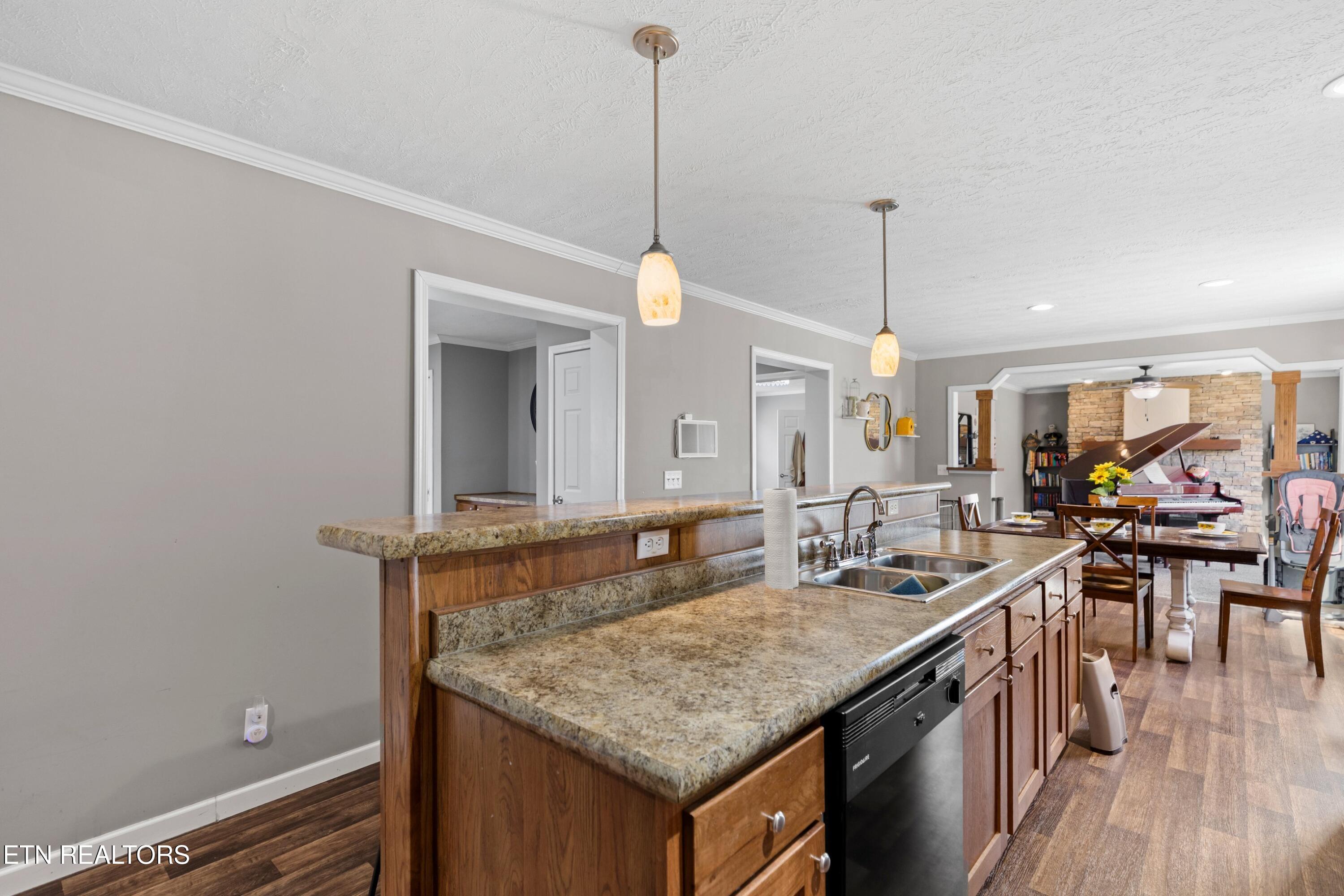 2484 Upper Caney Valley Road Tazewell TN 37879