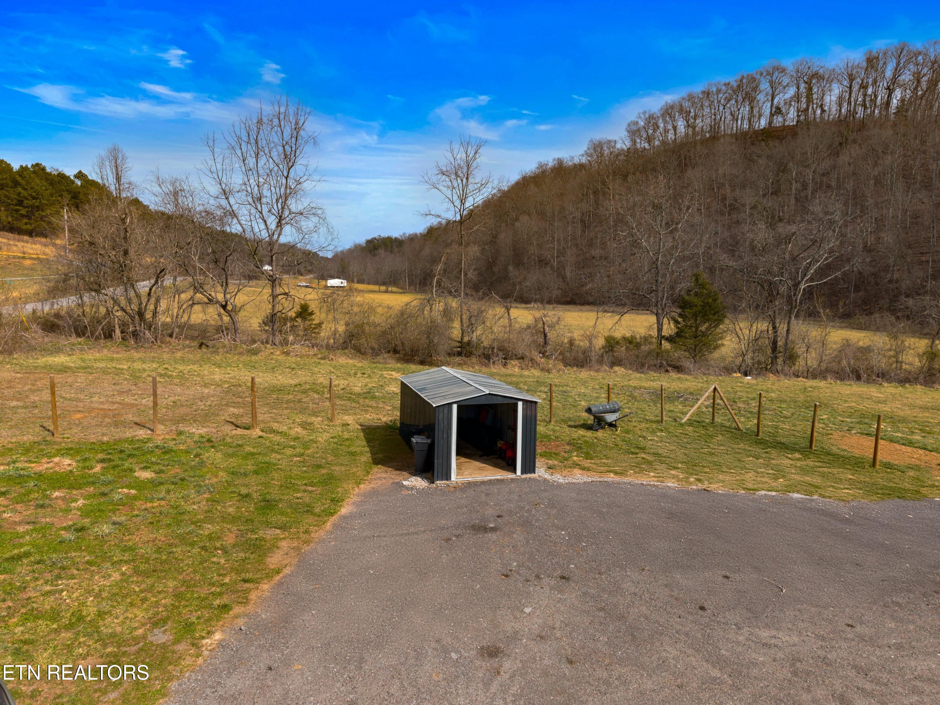 2484 Upper Caney Valley Road Tazewell TN 37879