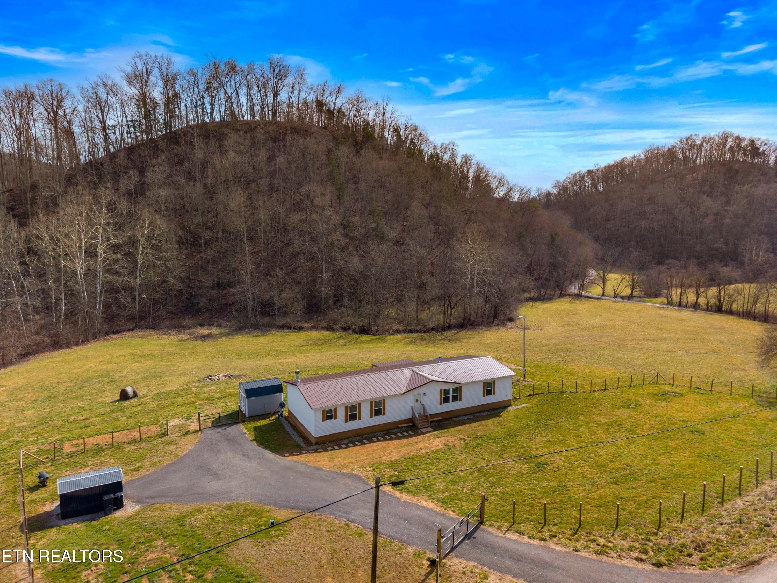 2484 Upper Caney Valley Road Tazewell TN 37879