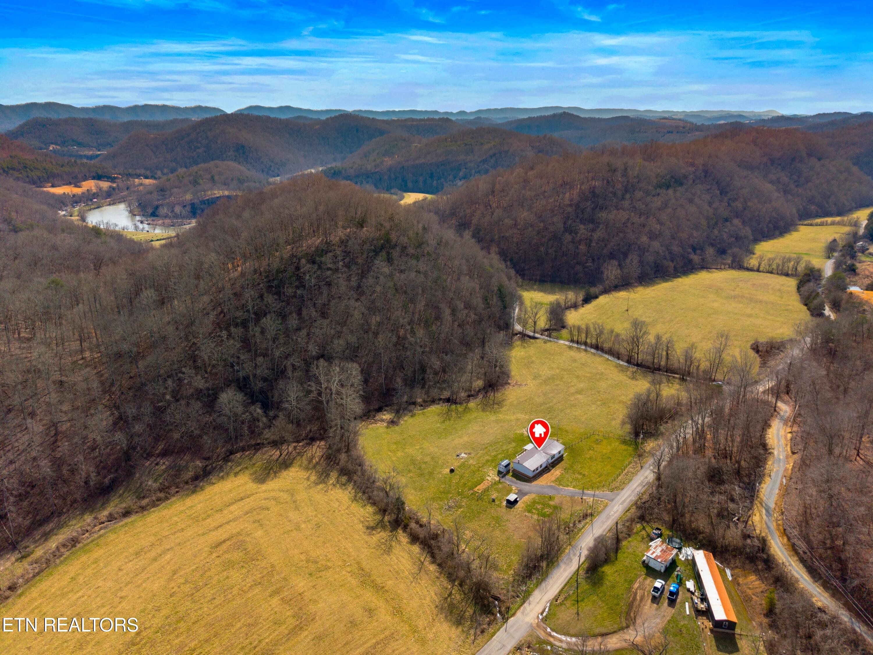 2484 Upper Caney Valley Road Tazewell TN 37879