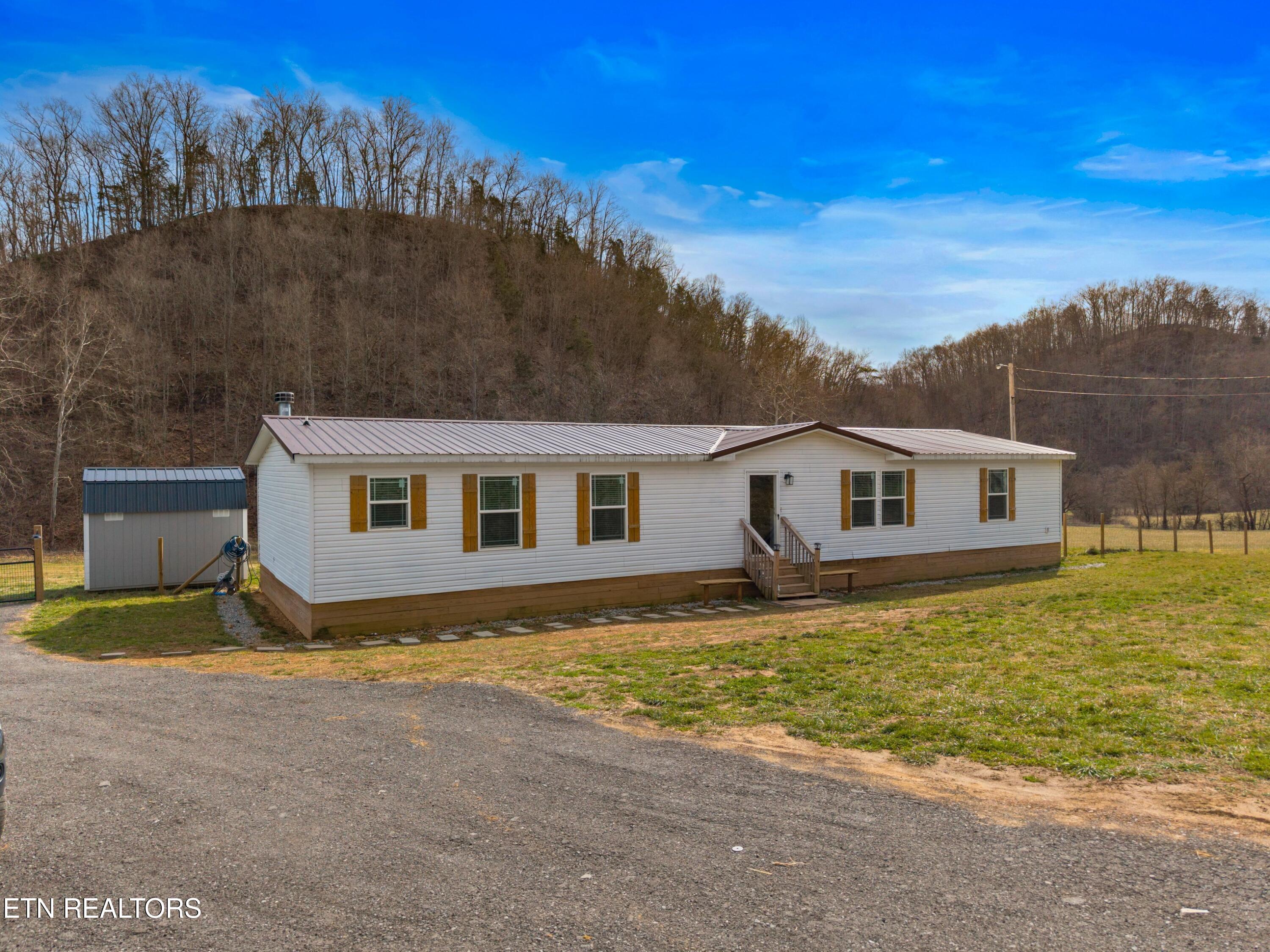 2484 Upper Caney Valley Road Tazewell TN 37879