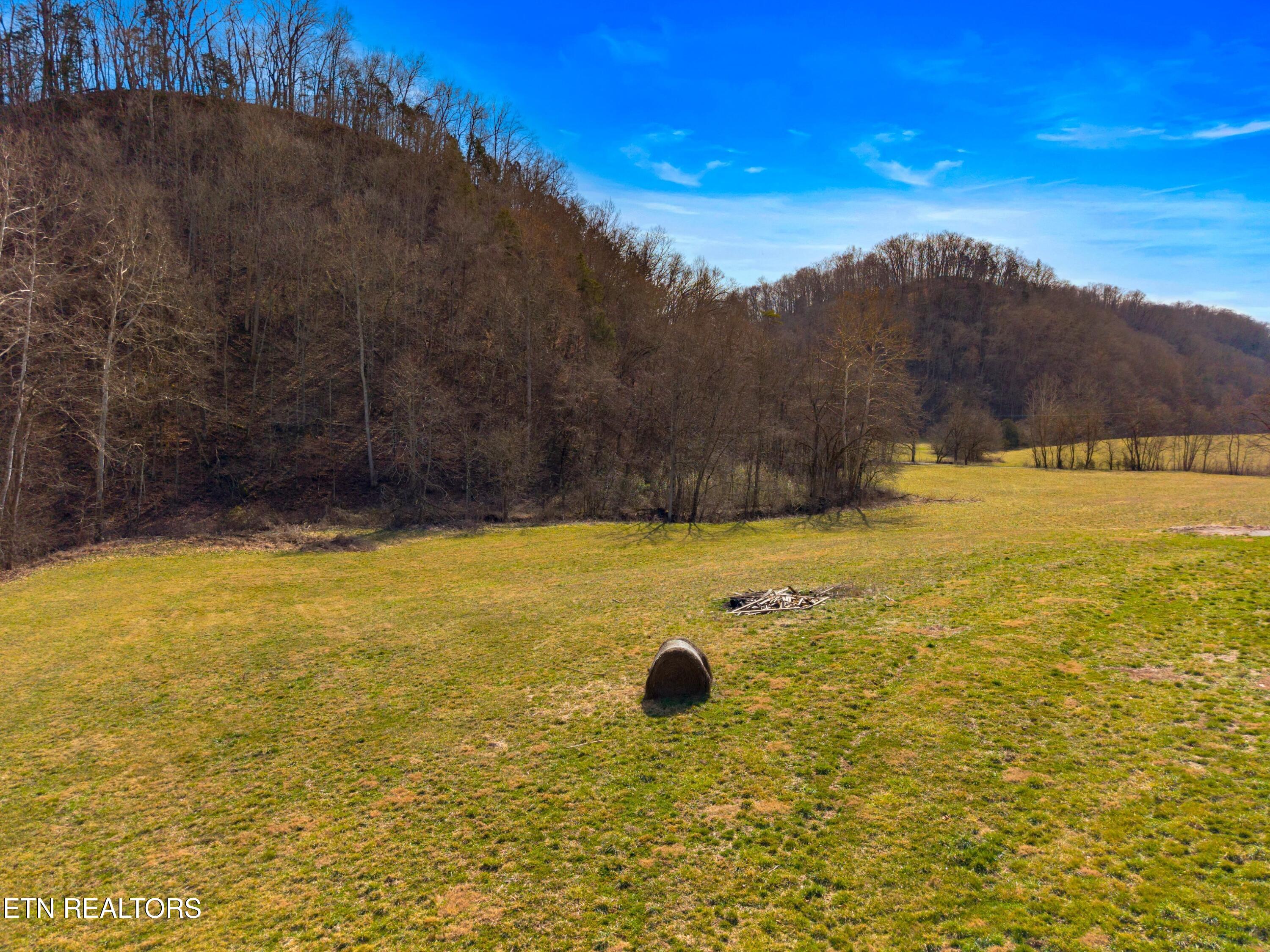 2484 Upper Caney Valley Road Tazewell TN 37879