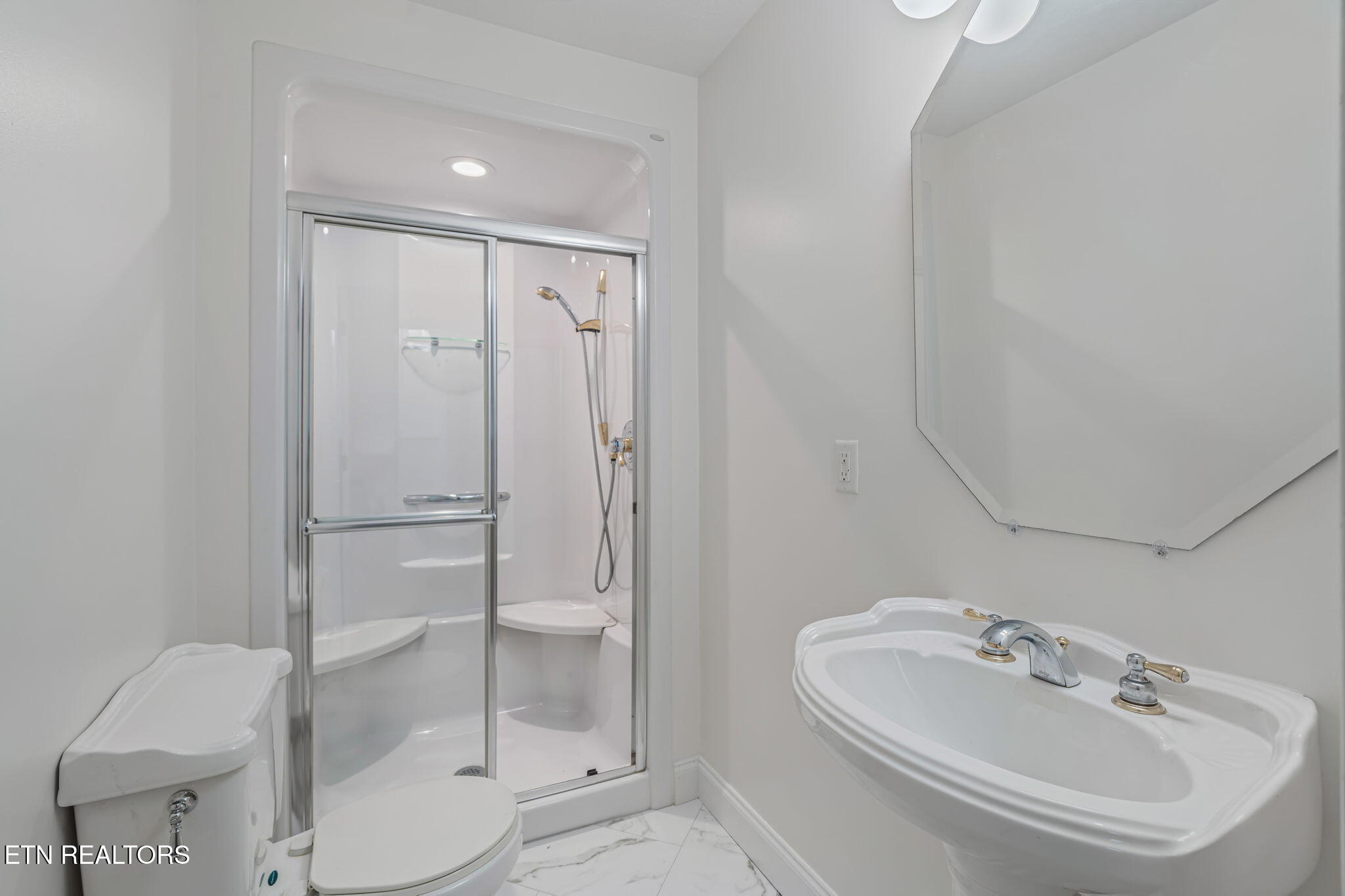 318 Cheestana Way Loudon TN 37774
