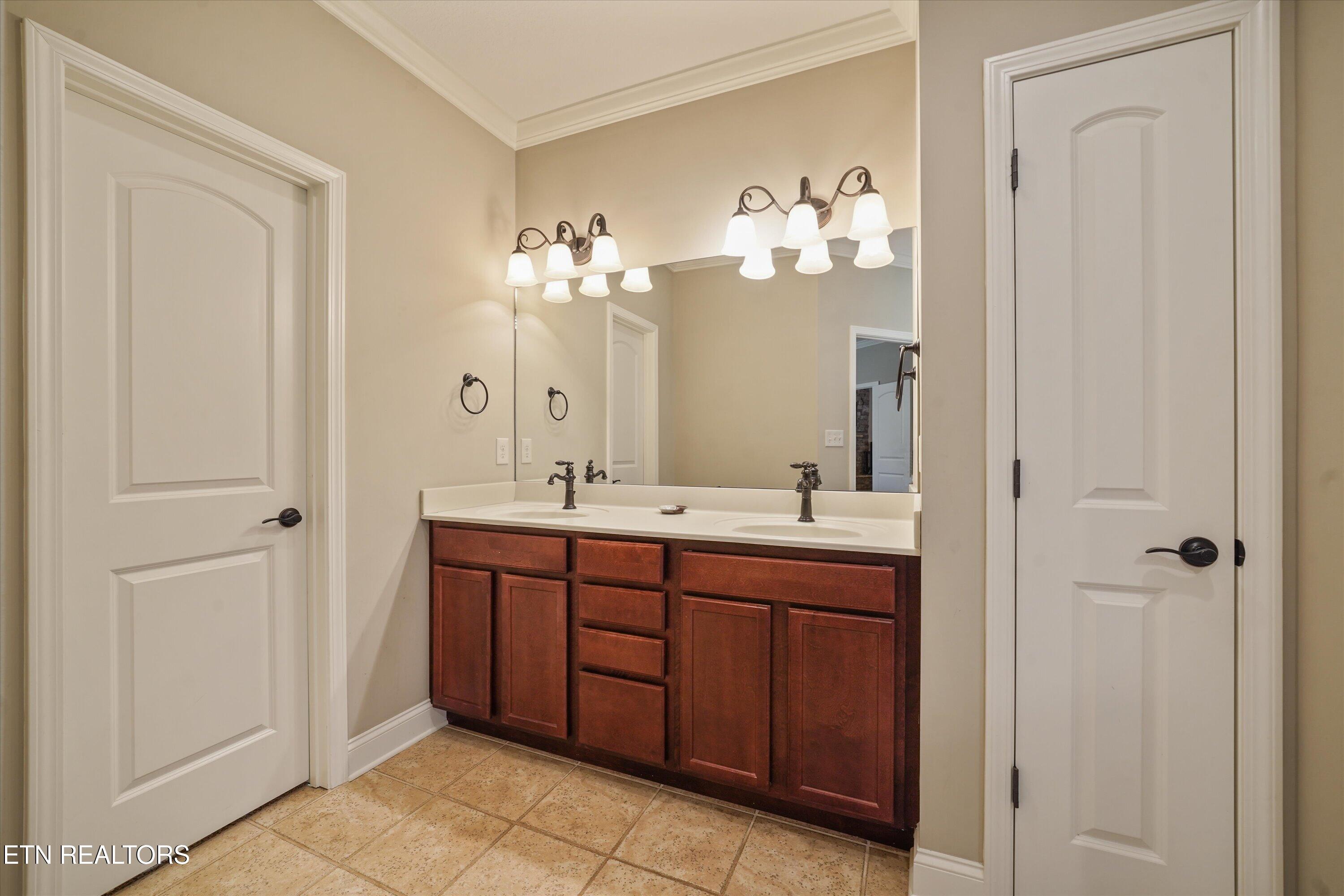 1341 Hillvale Road Louisville TN 37777