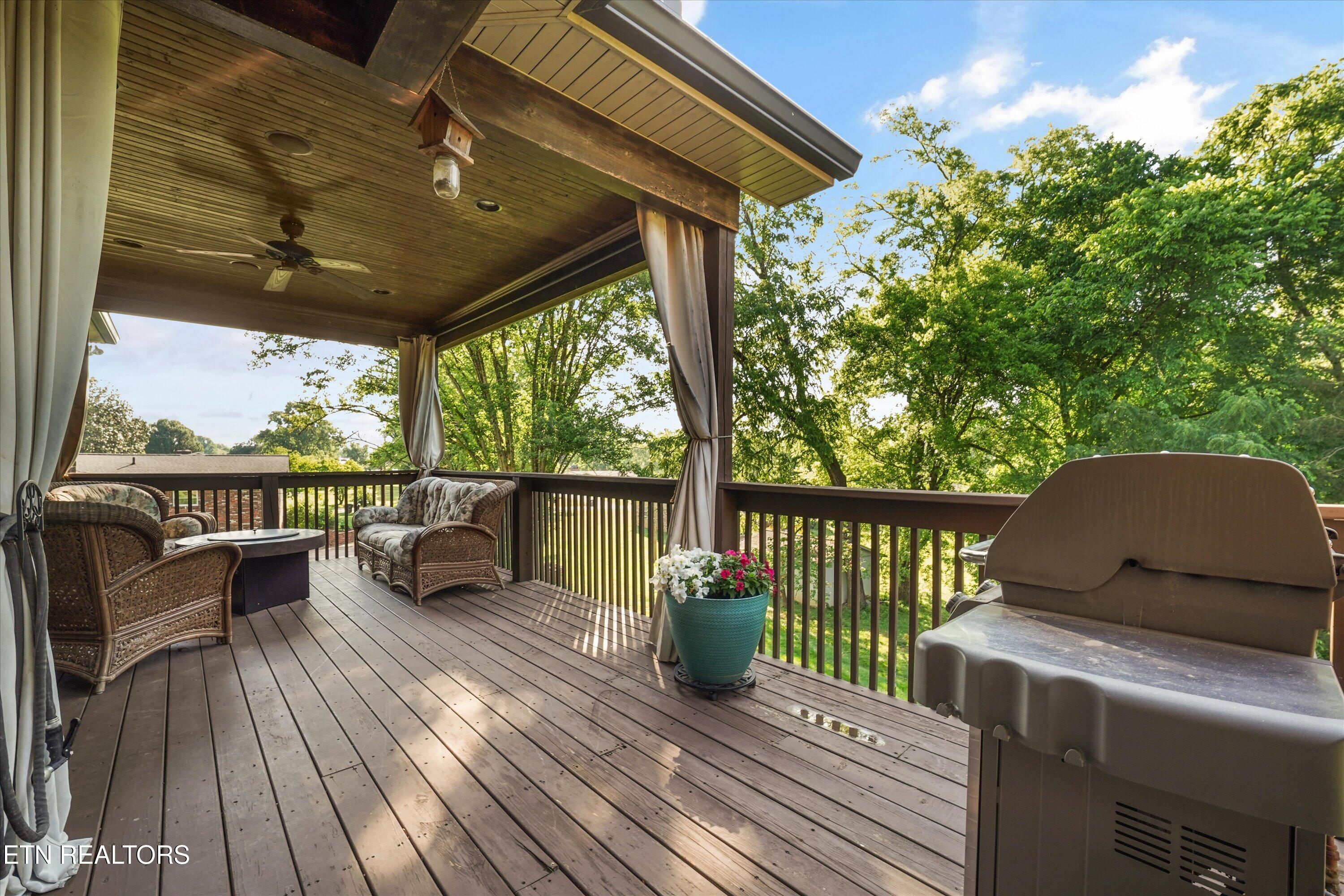 1341 Hillvale Road Louisville TN 37777