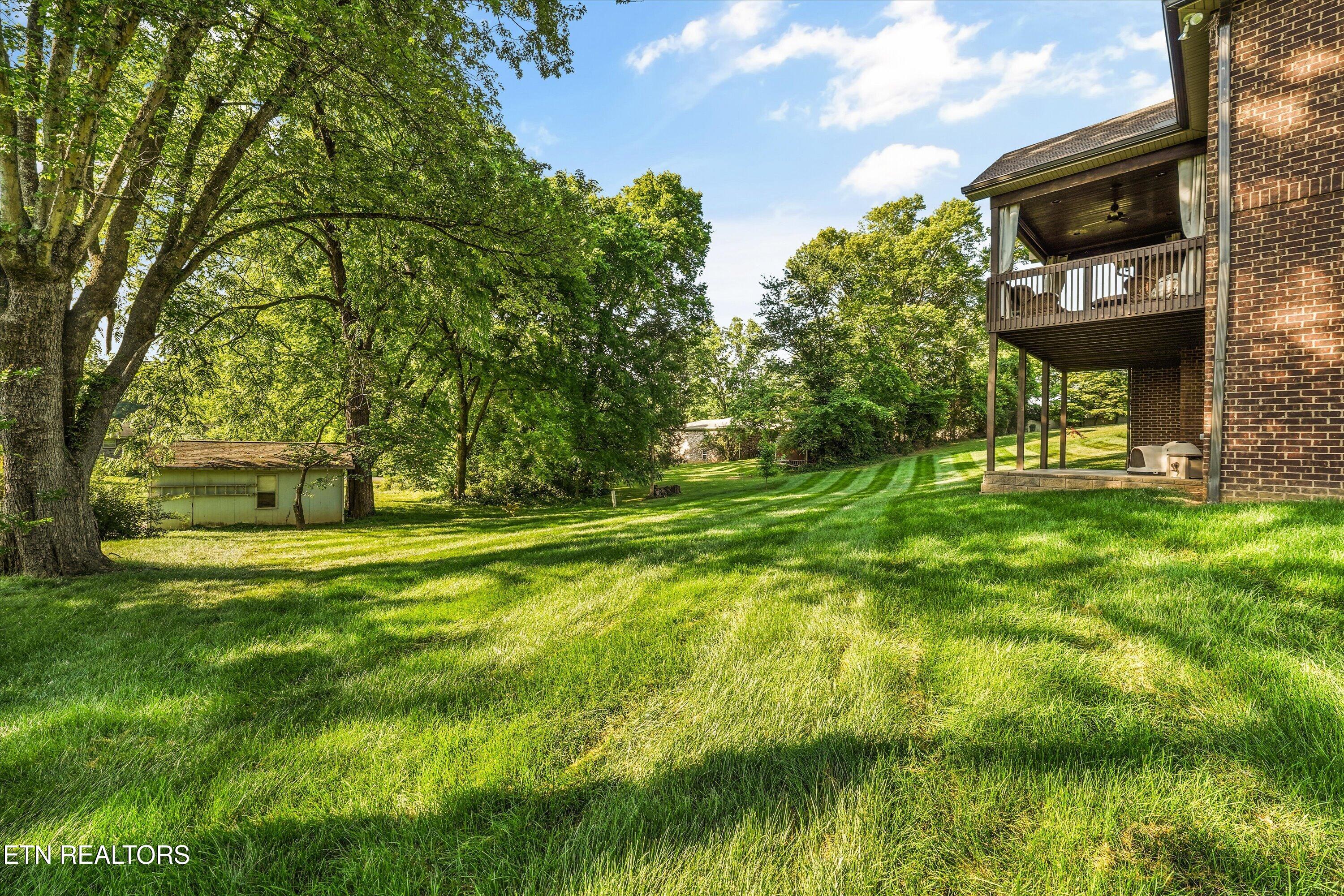 1341 Hillvale Road Louisville TN 37777