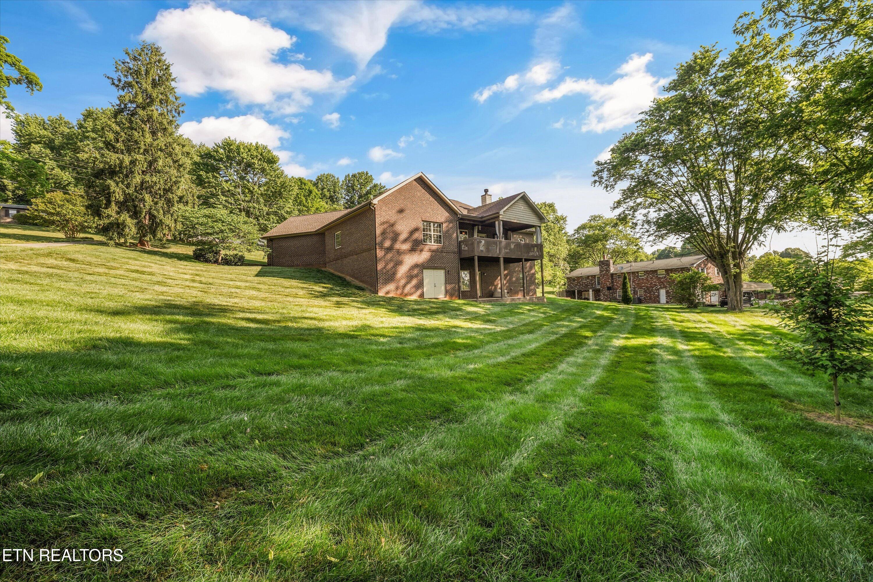 1341 Hillvale Road Louisville TN 37777