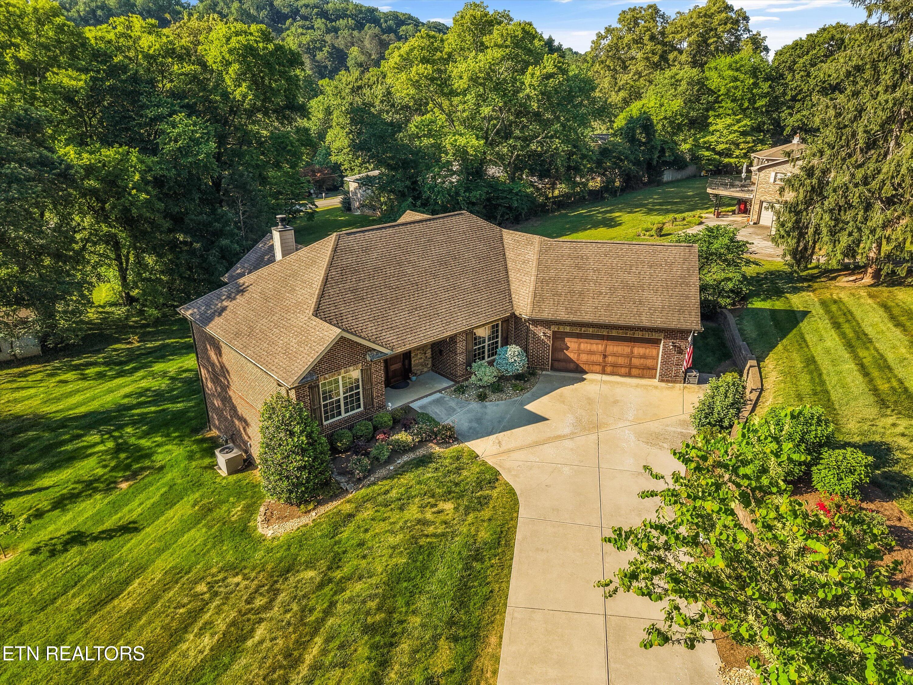1341 Hillvale Road Louisville TN 37777