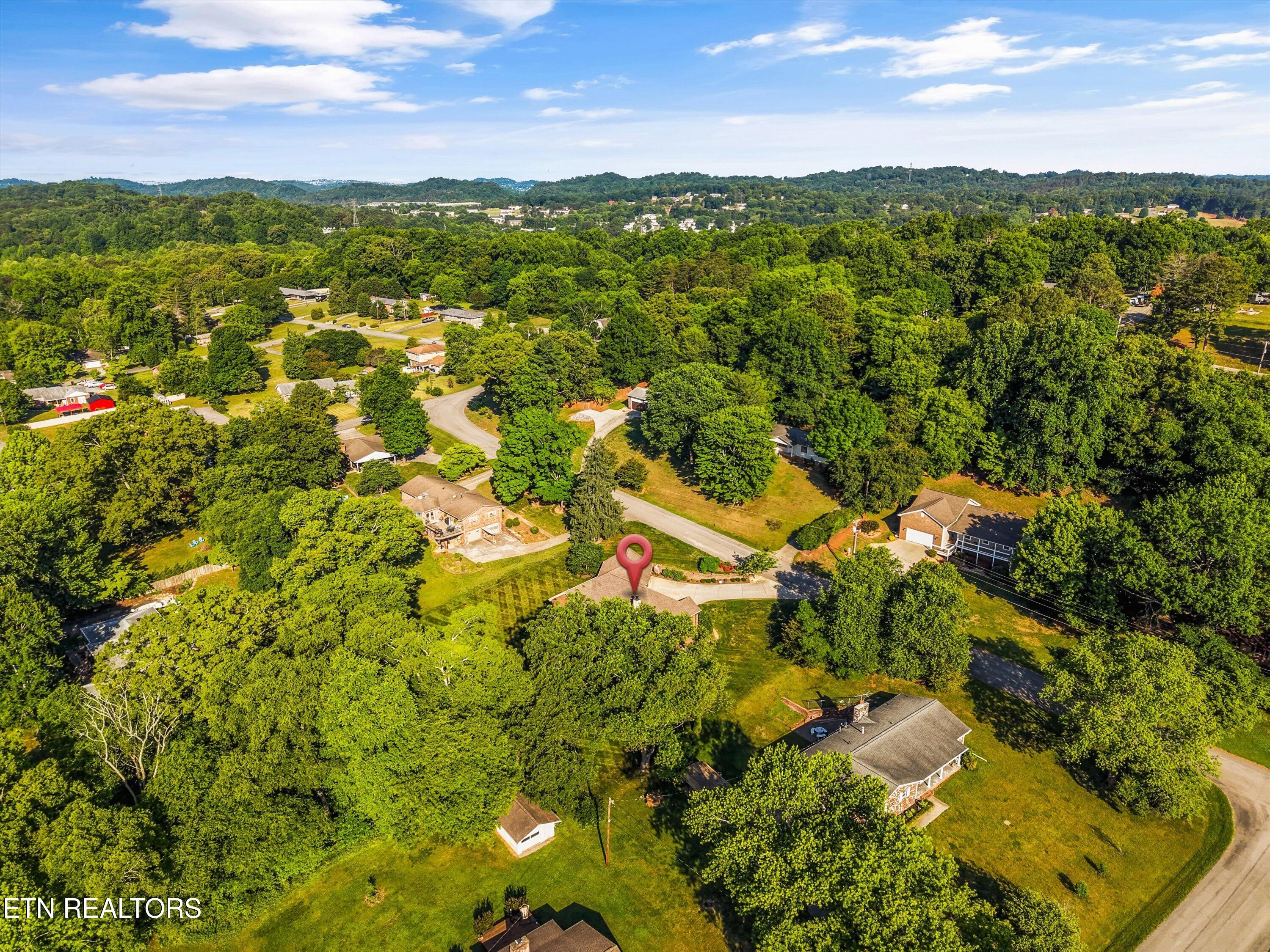 1341 Hillvale Road Louisville TN 37777