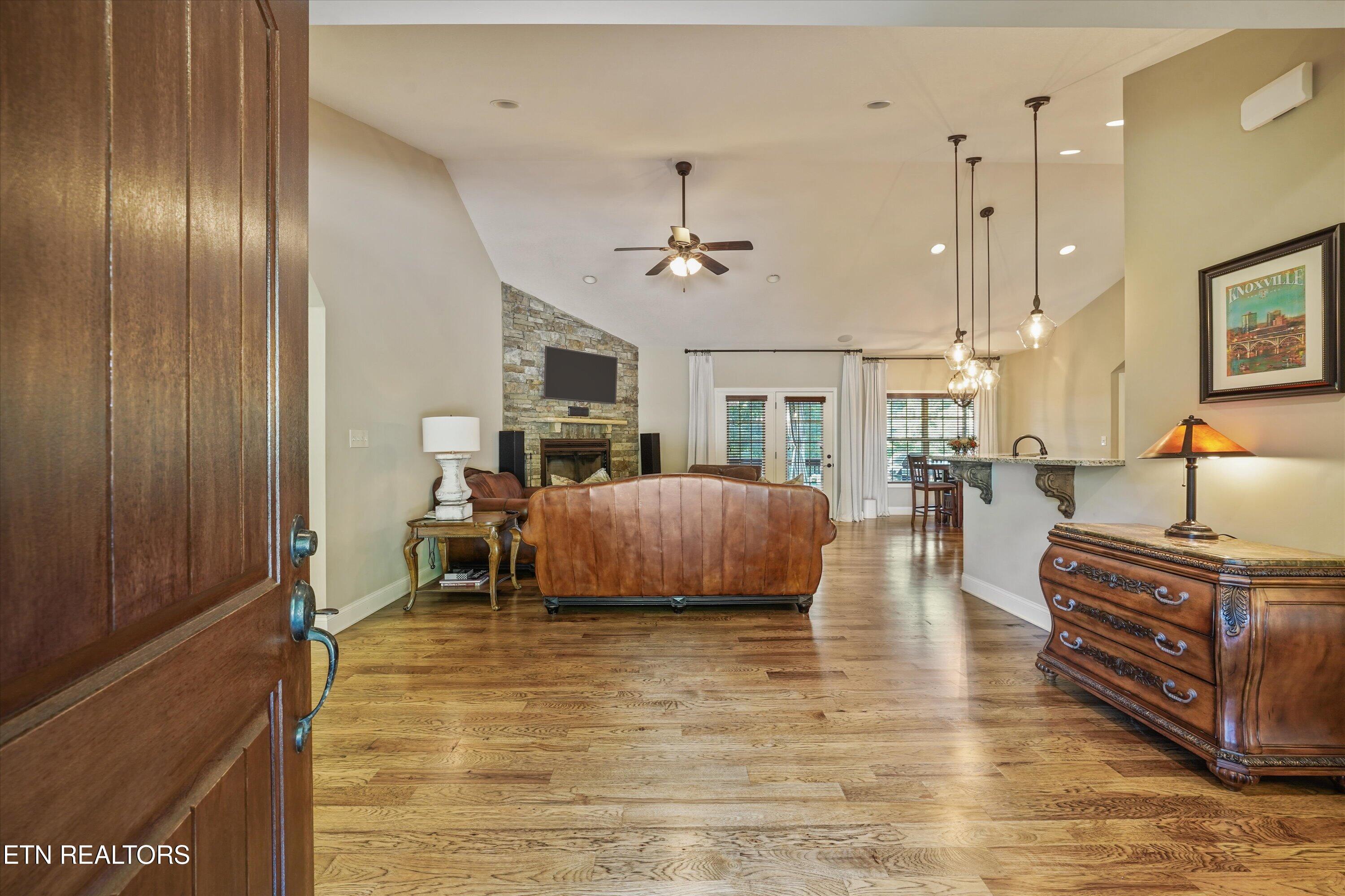 1341 Hillvale Road Louisville TN 37777