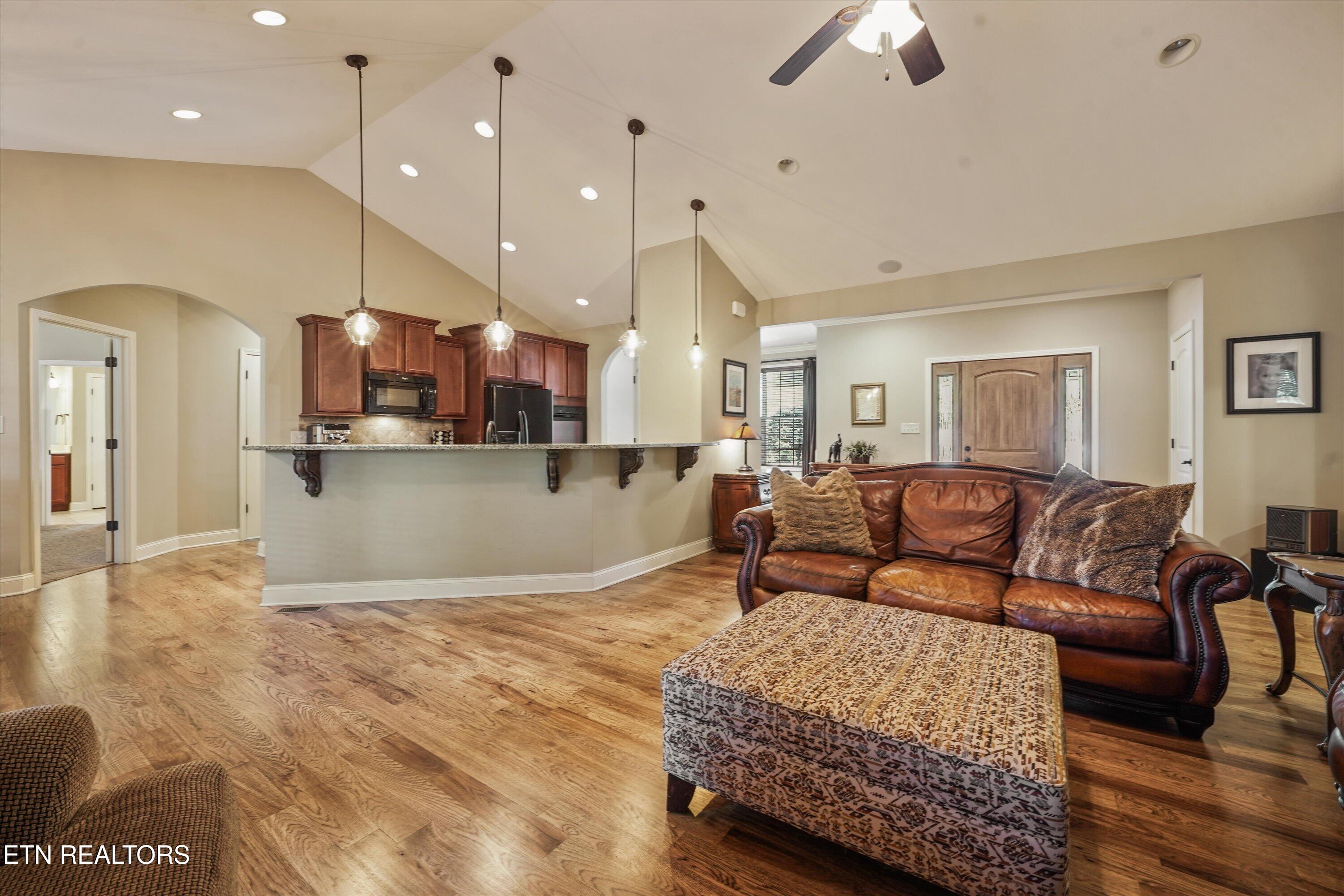 1341 Hillvale Road Louisville TN 37777