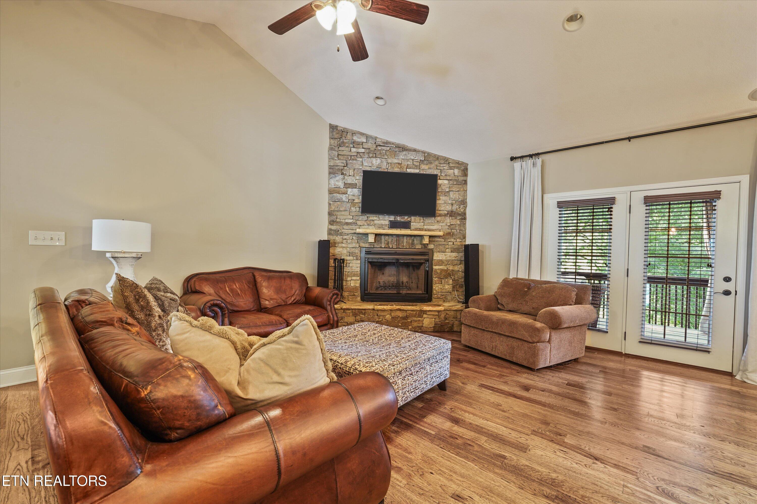 1341 Hillvale Road Louisville TN 37777