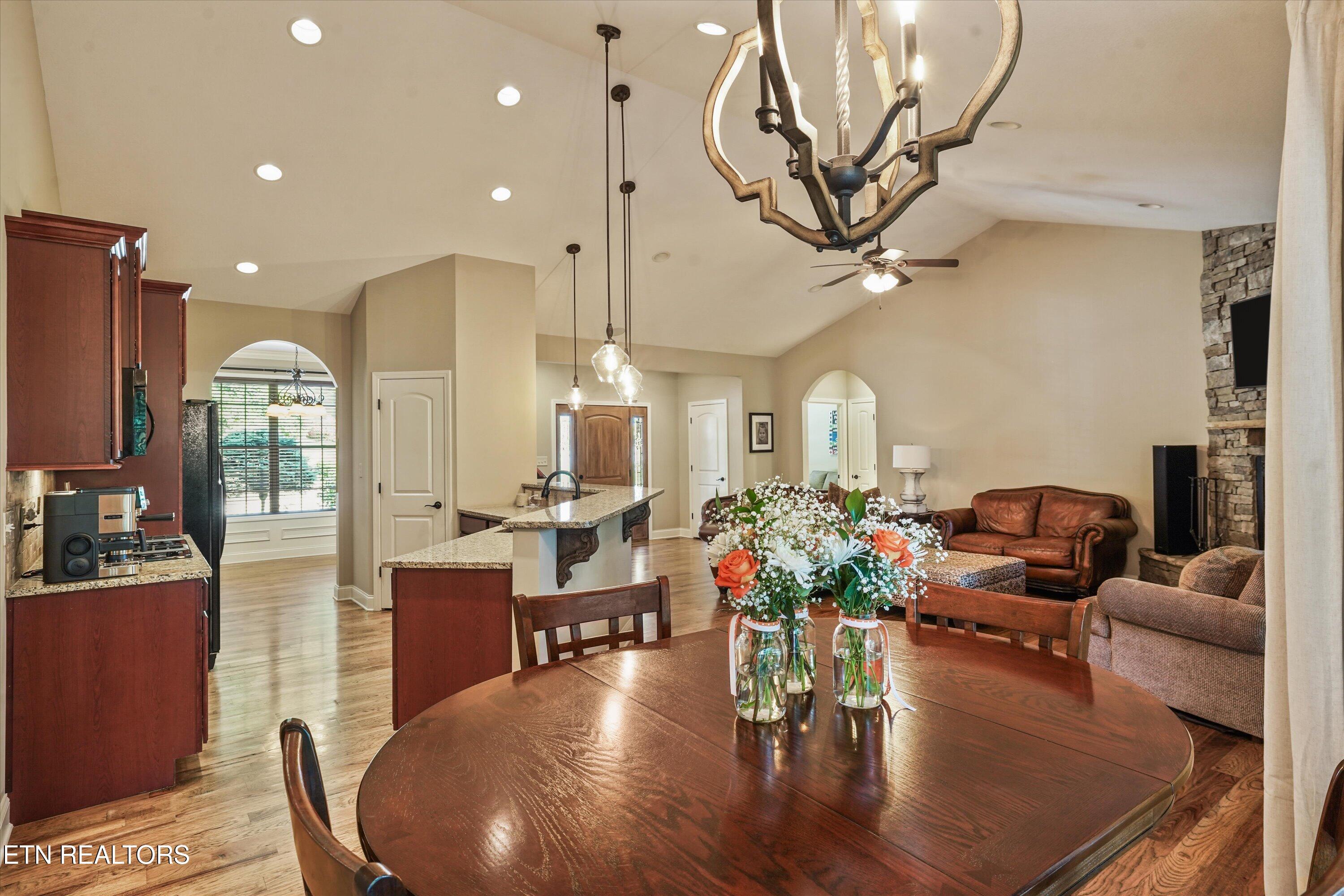 1341 Hillvale Road Louisville TN 37777
