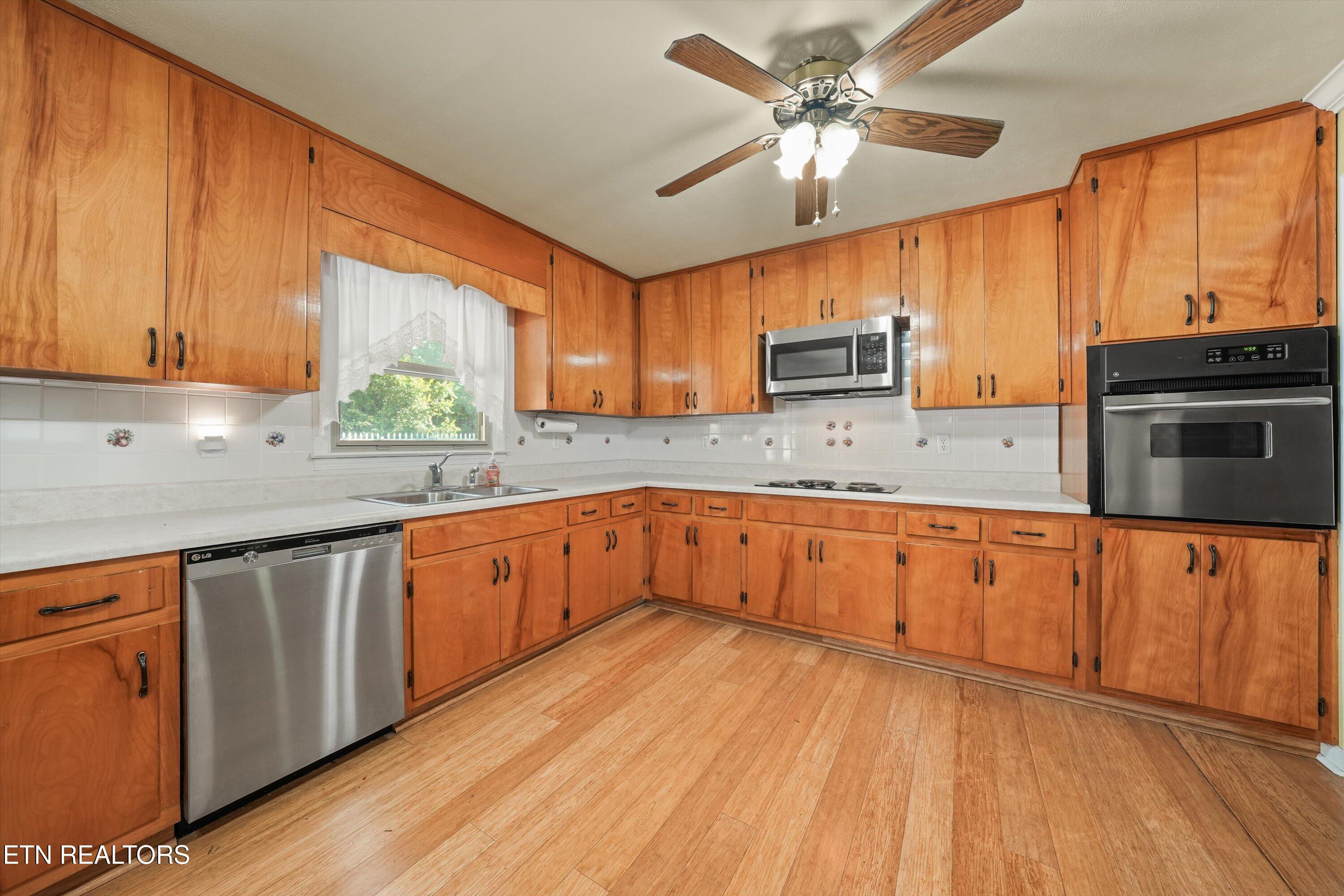 813/815 Stephens Road Rocky Top TN 37769