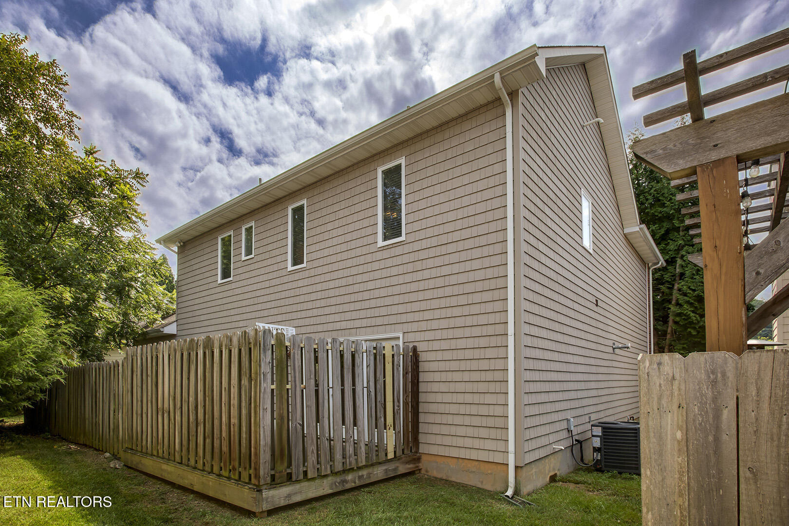 8511 King Arthur Lane Knoxville TN 37923