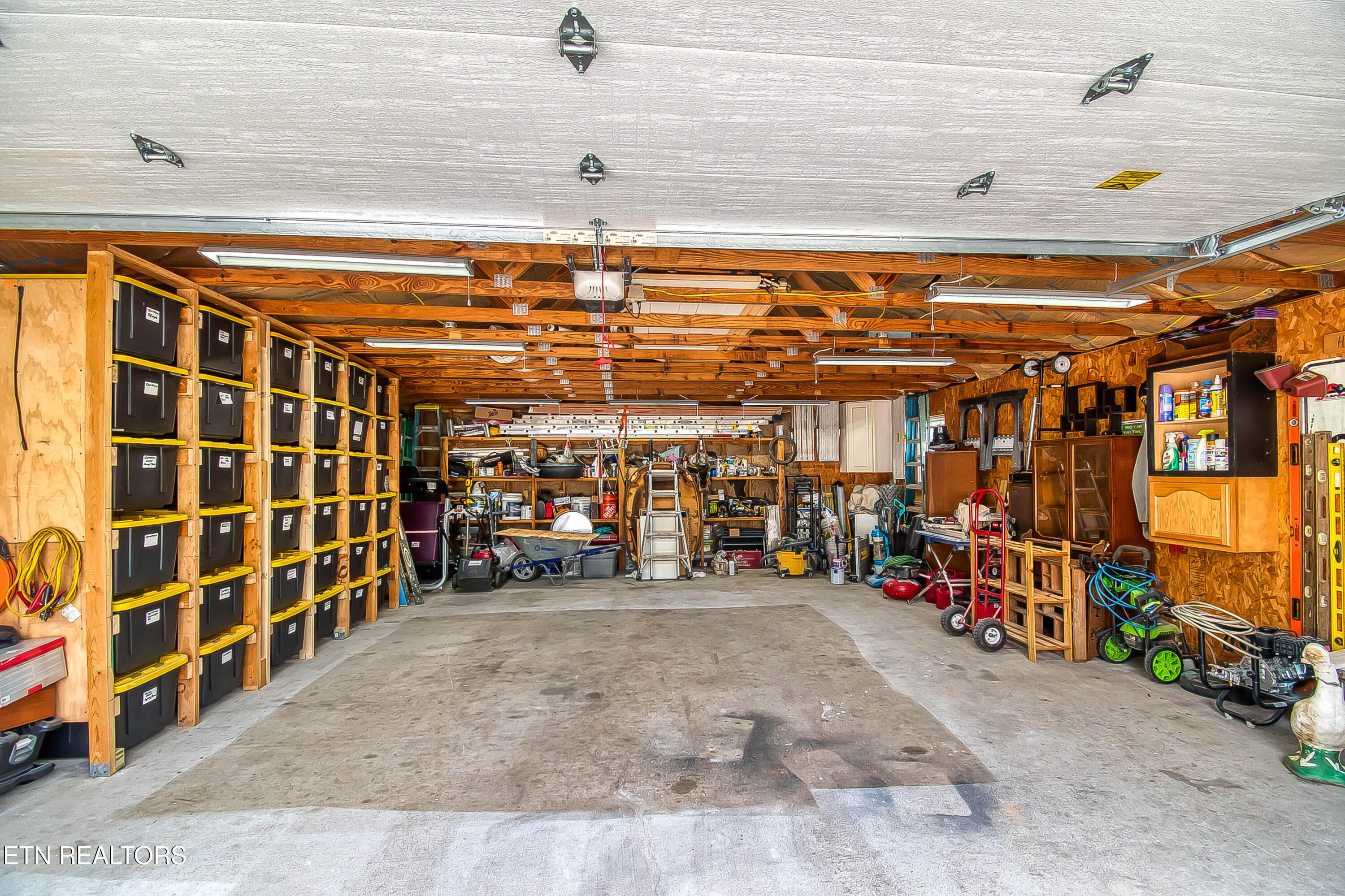 4533 Hines Valley Road Lenoir City TN 37771