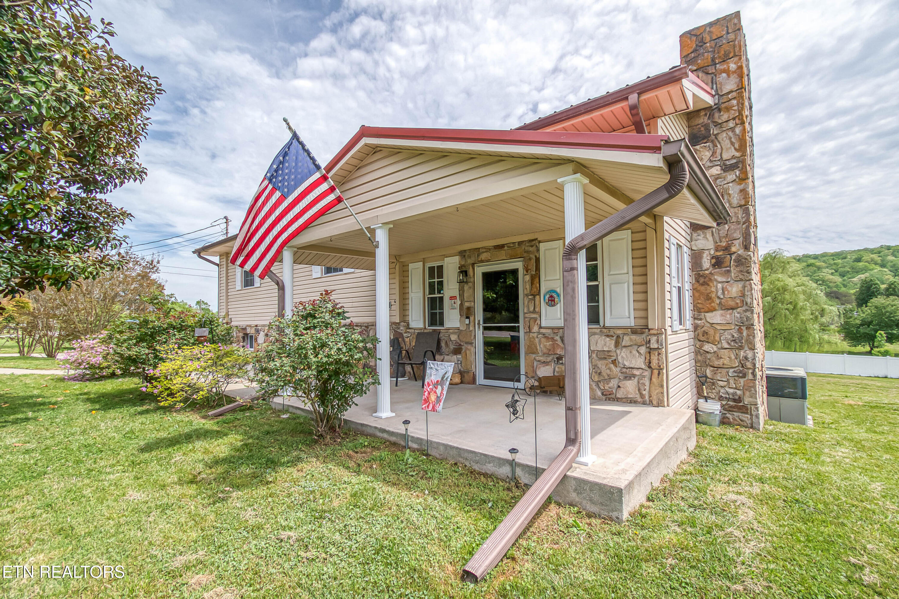 4533 Hines Valley Road Lenoir City TN 37771