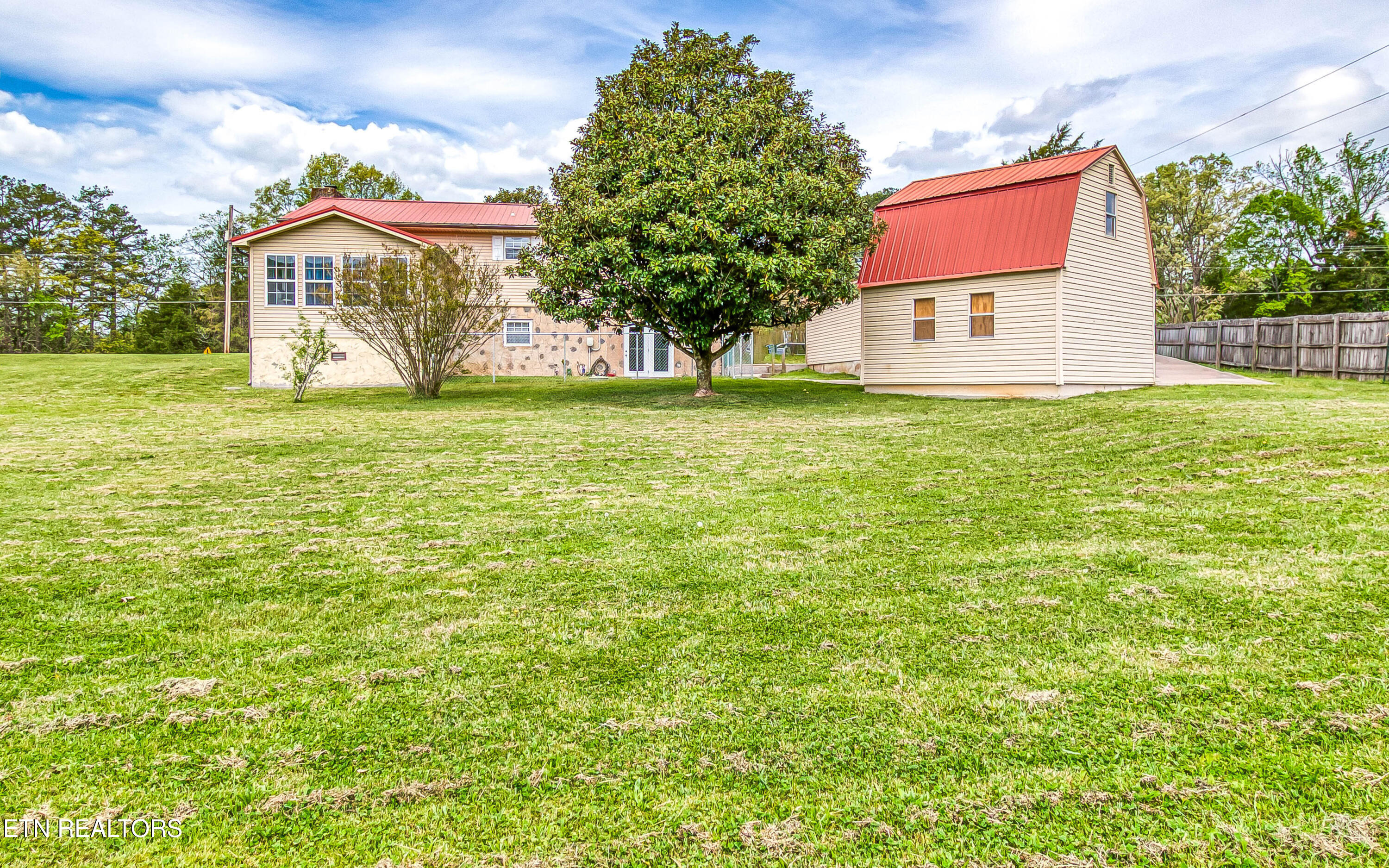 4533 Hines Valley Road Lenoir City TN 37771
