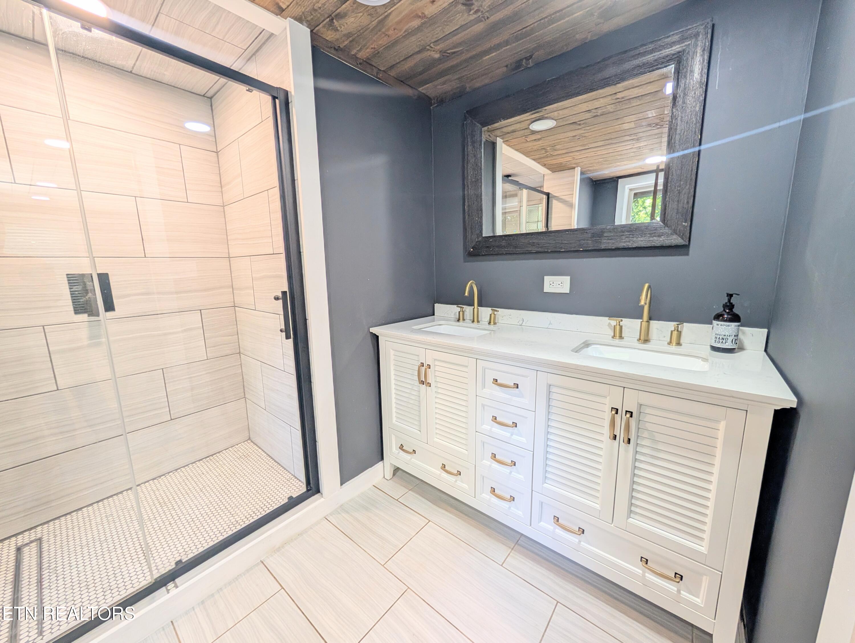 4718 Sevierville Pike Knoxville TN 37920