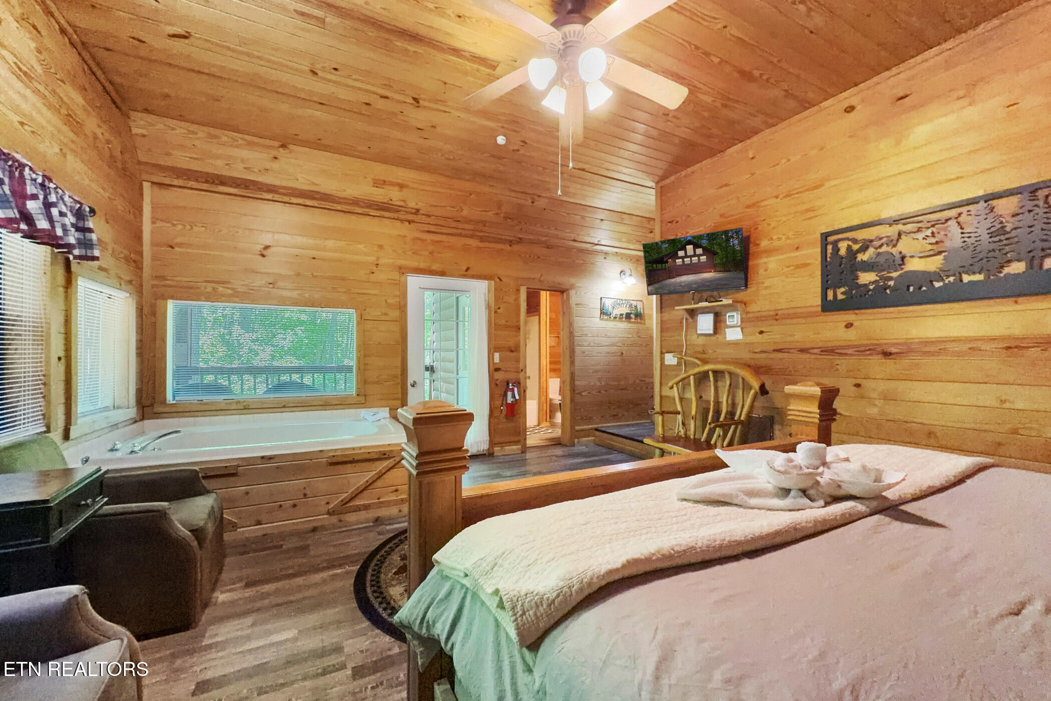 1607 S Mountain View Road Sevierville TN 37876