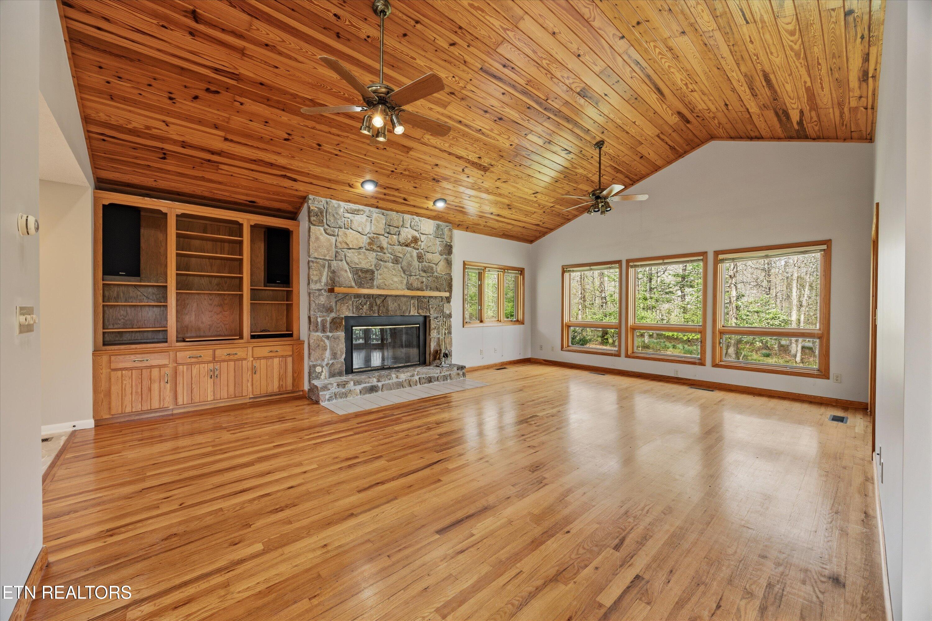 696 Laurel Circle Crossville TN 38555
