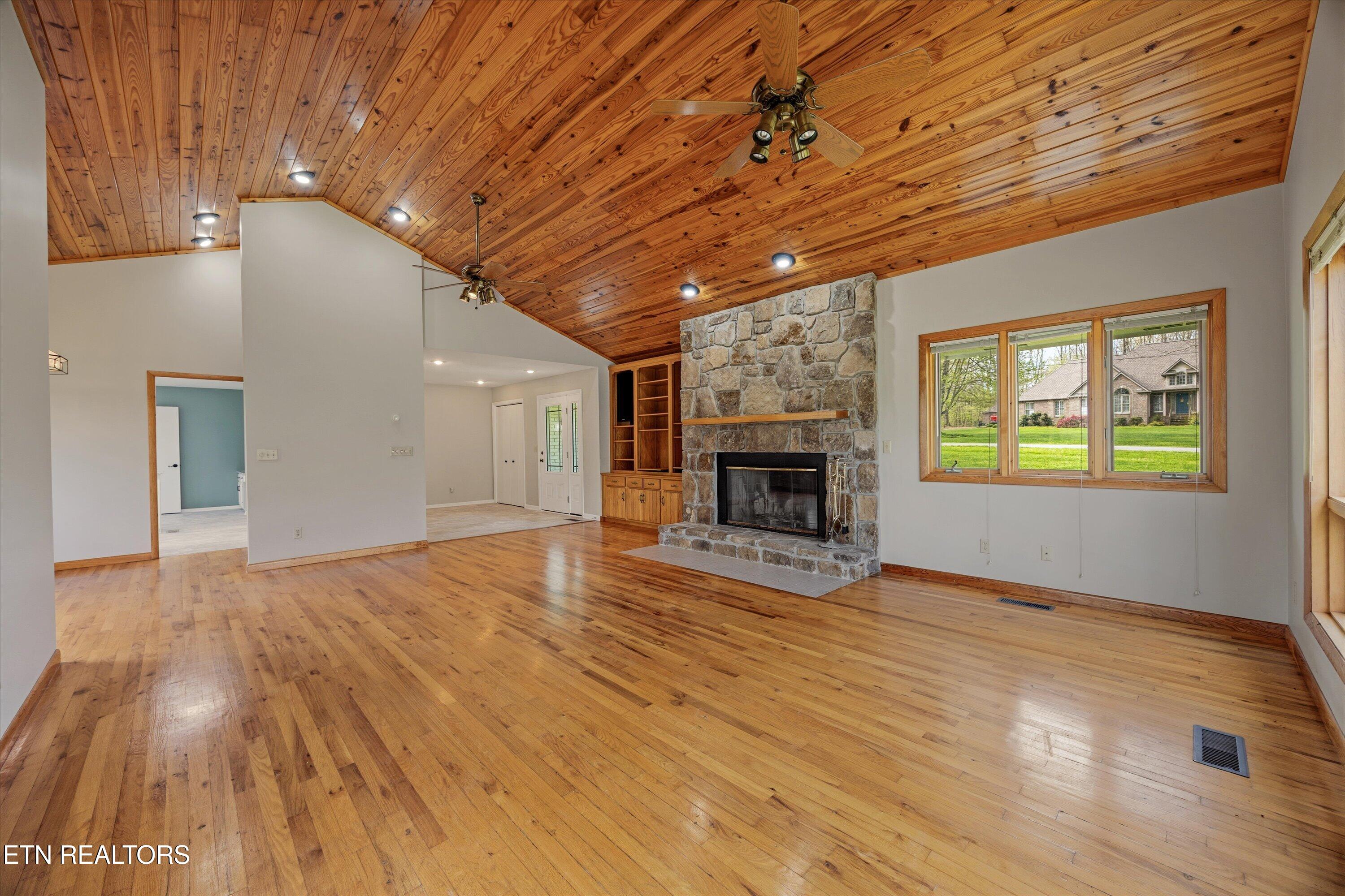 696 Laurel Circle Crossville TN 38555