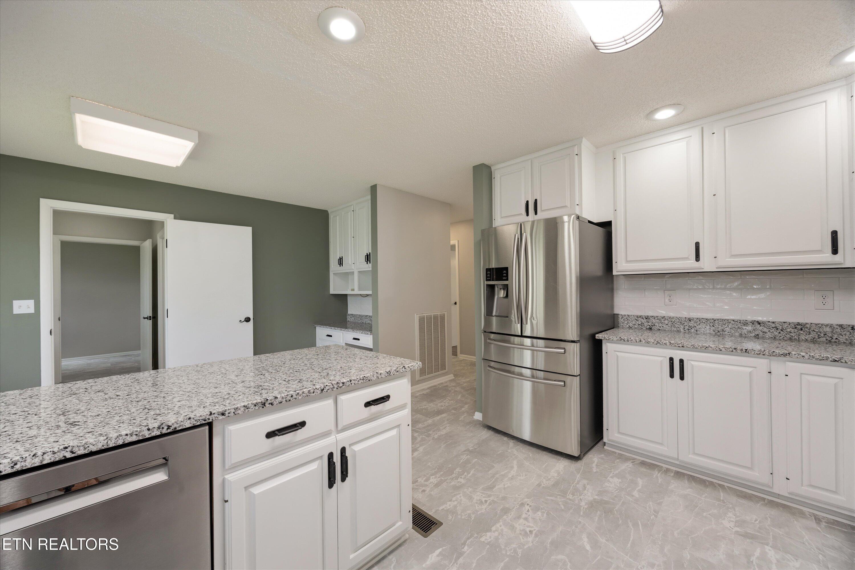 696 Laurel Circle Crossville TN 38555