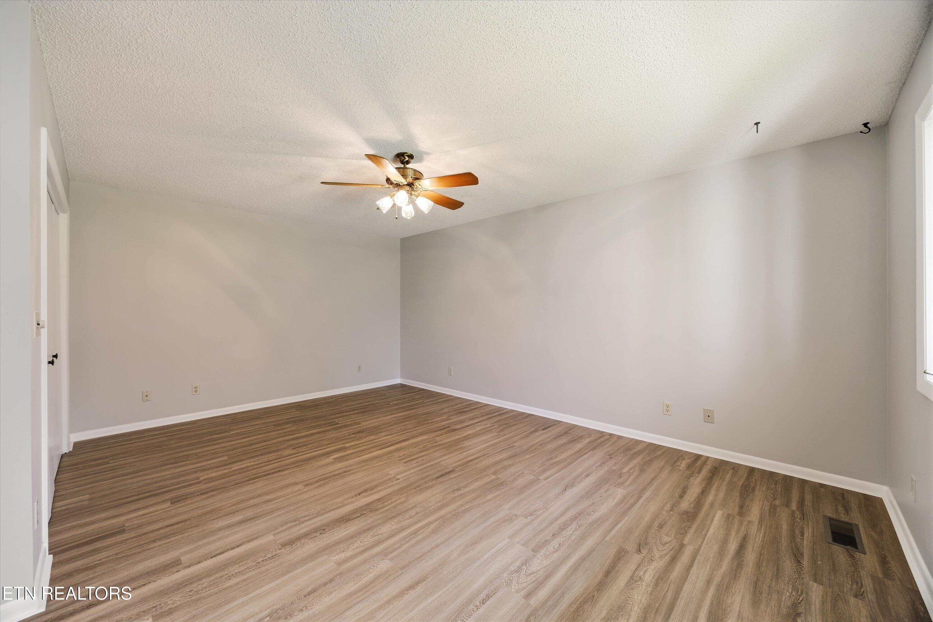 696 Laurel Circle Crossville TN 38555