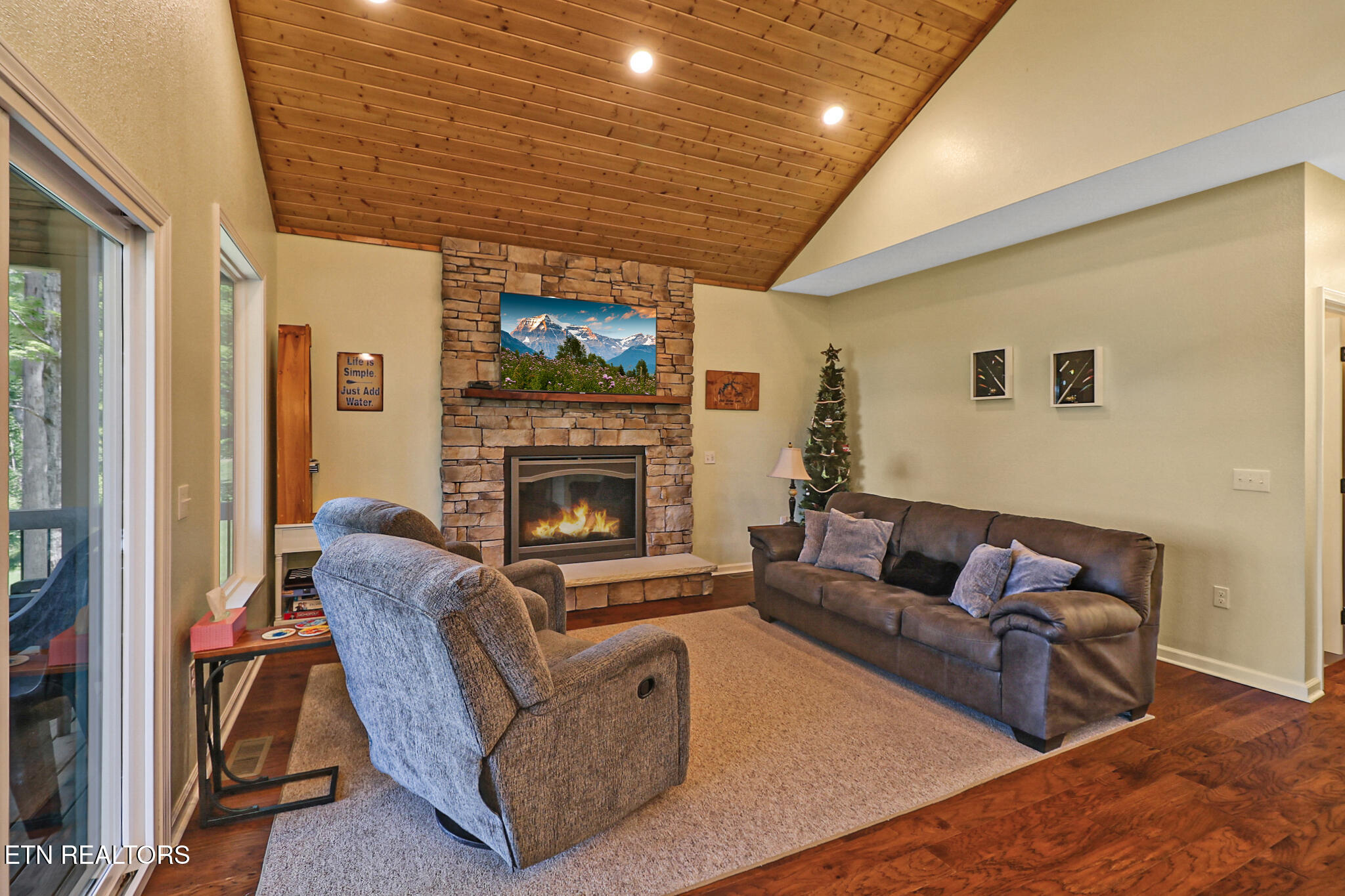 140 Rindler Ridge Byrdstown TN 38549