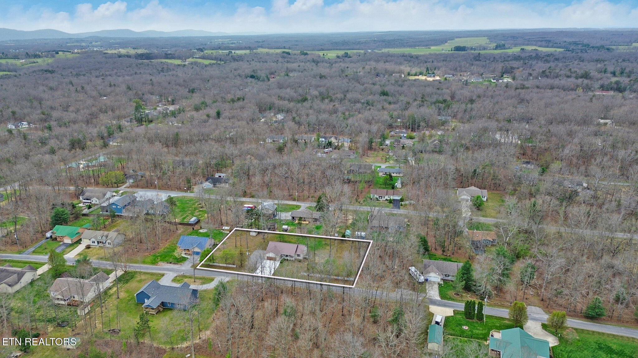 1012 Iroquois Lane Crossville TN 38572